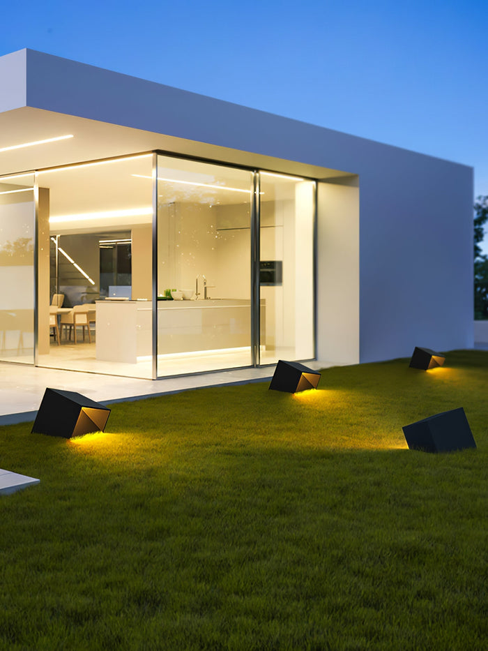 Cube Solar - Stylish Solar Lamp for Garden Lighting