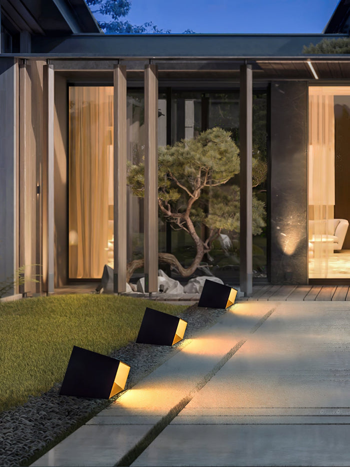 Cube Solar - Stylish Solar Lamp for Garden Lighting
