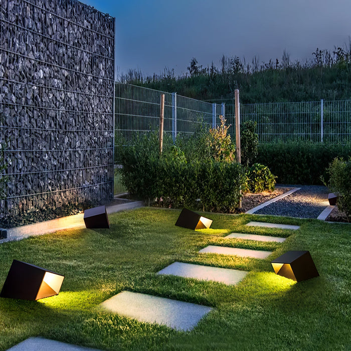 Cube Solar - Stylish Solar Lamp for Garden Lighting