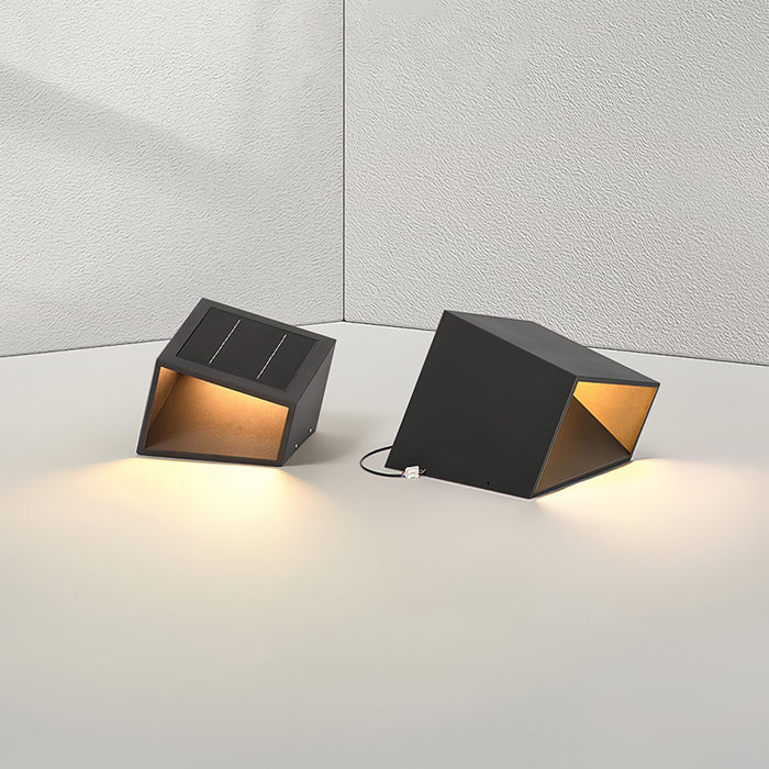 Cube Solar - Stylish Solar Lamp for Garden Lighting
