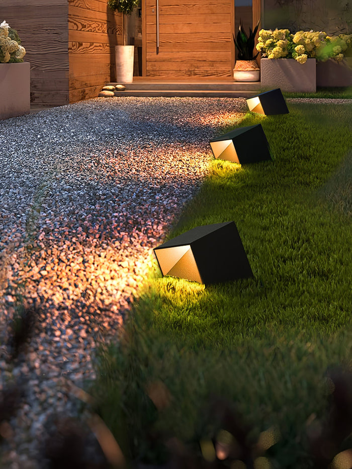 Cube Solar - Stylish Solar Lamp for Garden Lighting