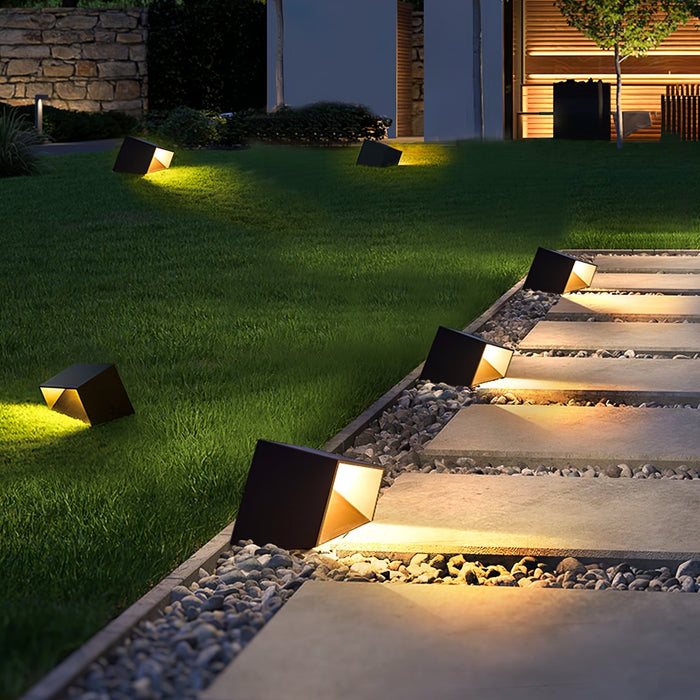 Cube Solar - Stylish Solar Lamp for Garden Lighting