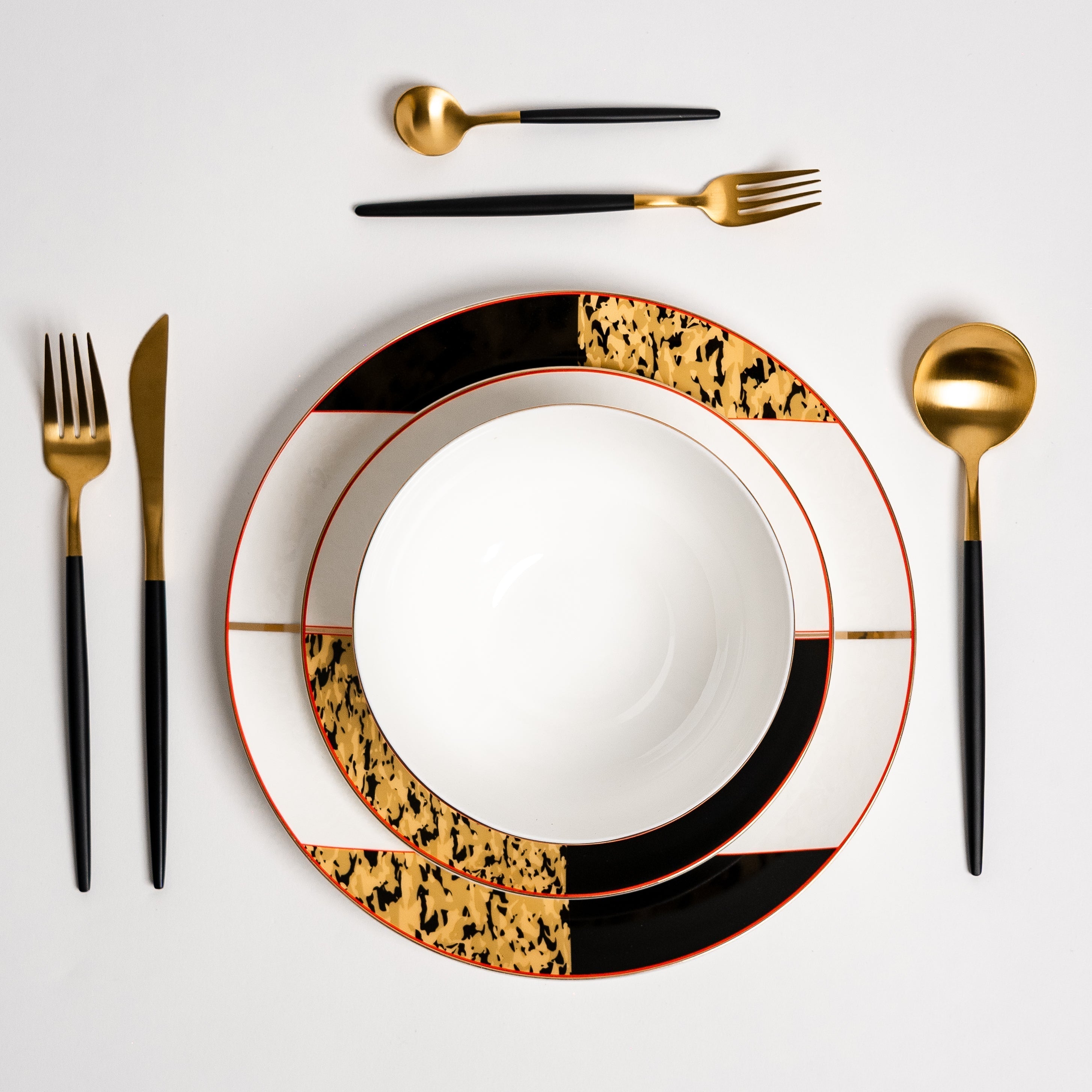 Tigress Set – Luxury Gold and Black Dinnerware Set