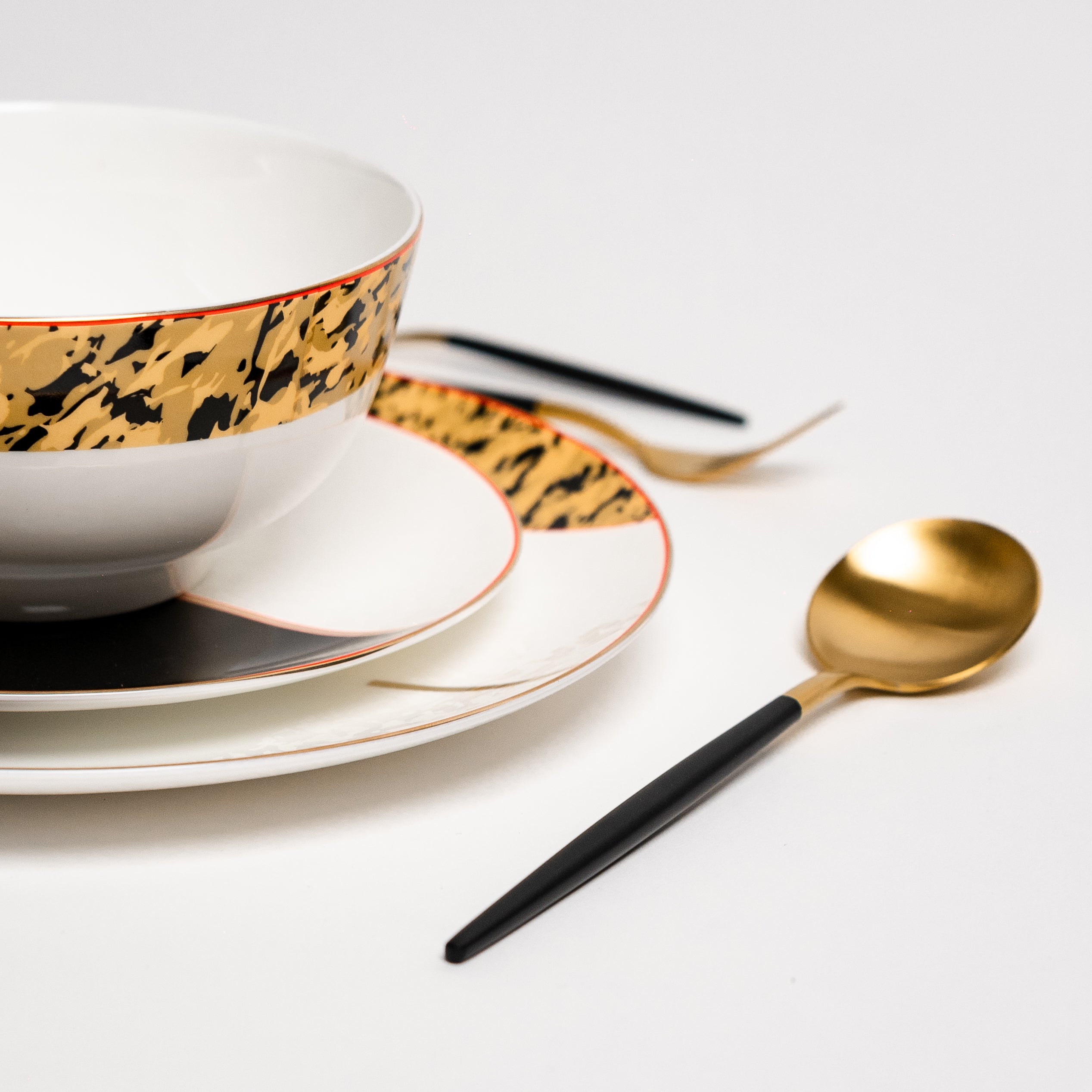 Tigress Set – Luxury Gold and Black Dinnerware Set