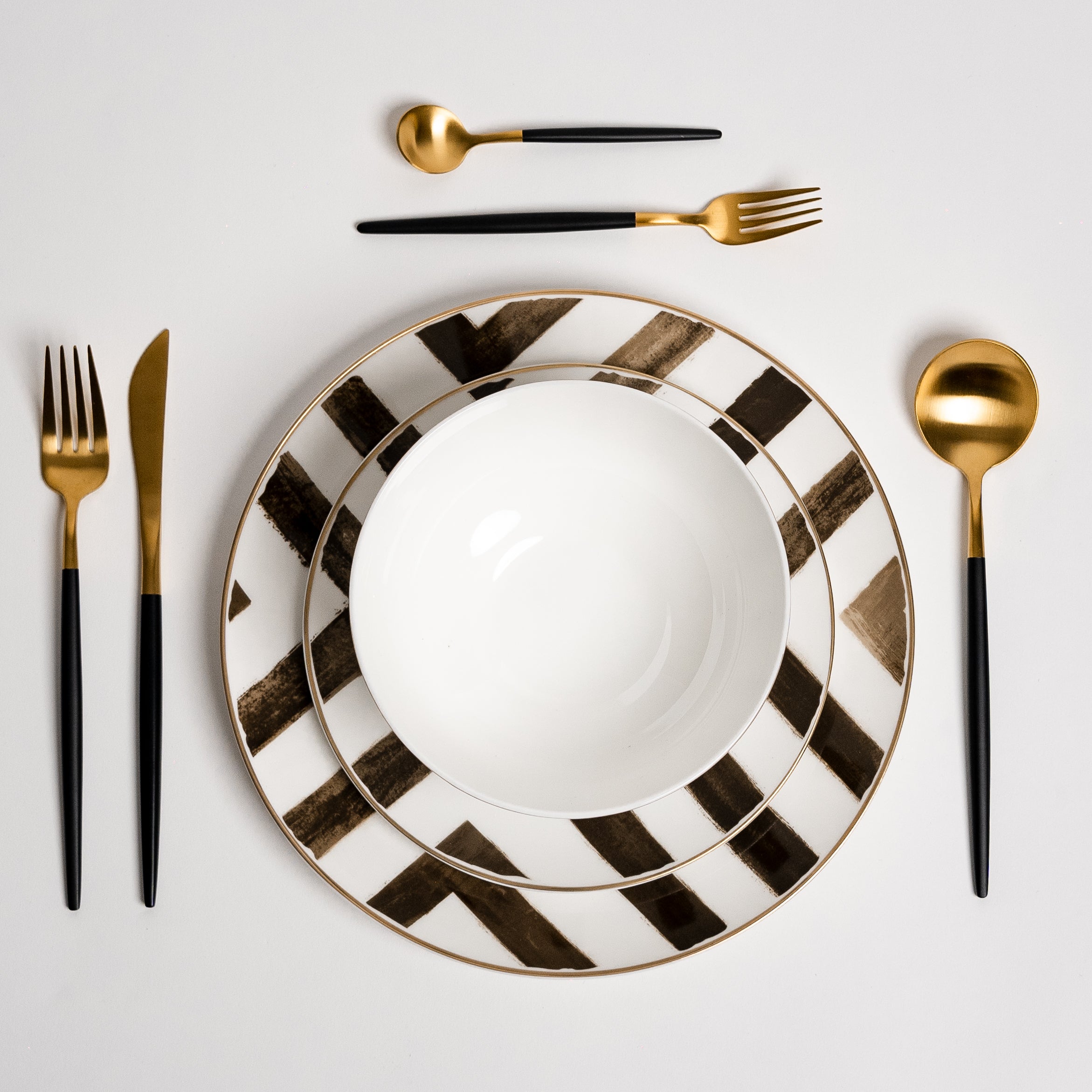 DaviSet – Luxury Black Bone Porcelain Dinnerware Set