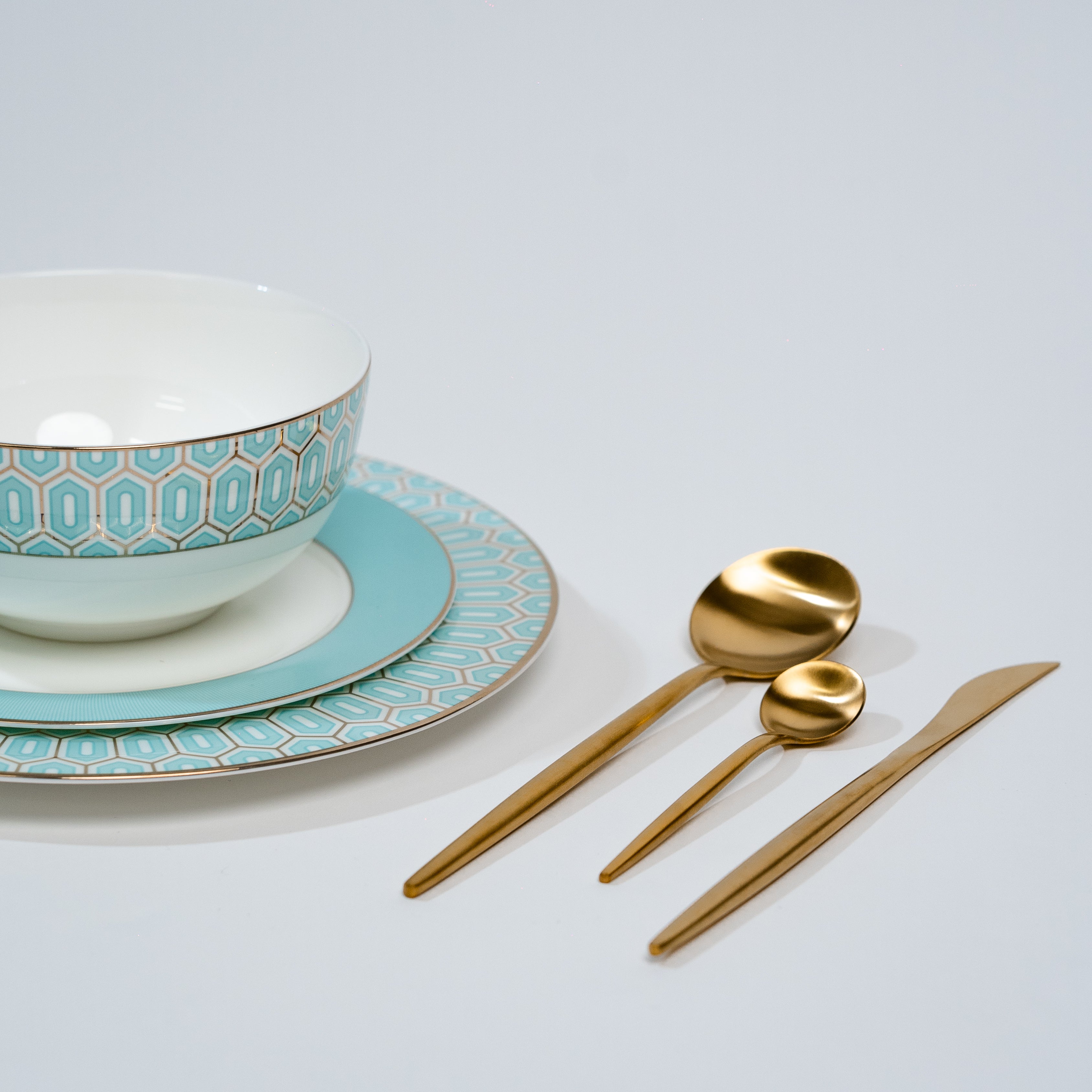 Tiffany Blue Elegance – Luxury Porcelain Dinnerware Set