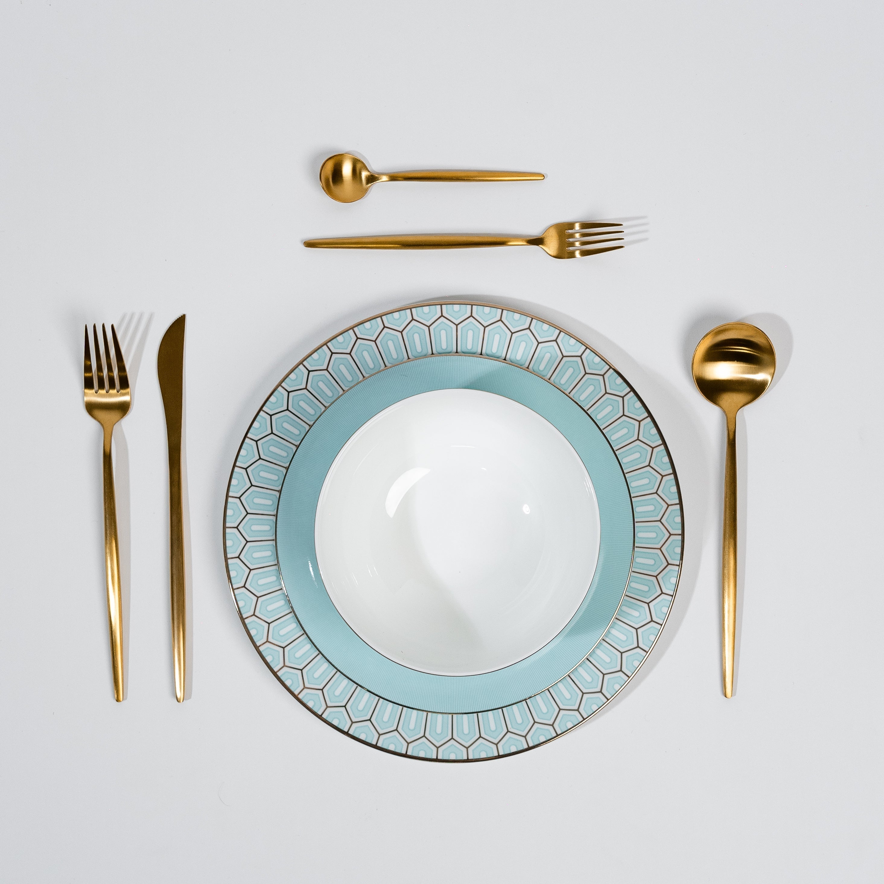 Tiffany Blue Elegance – Luxury Porcelain Dinnerware Set