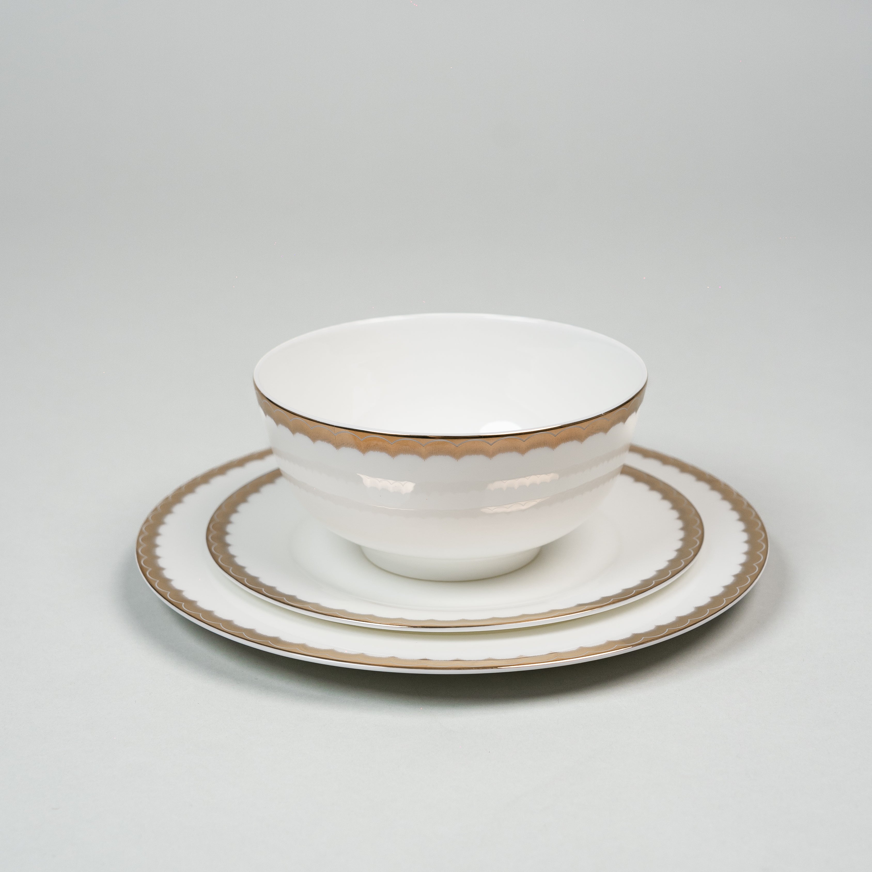 Ripple Luxe – Dinnerware Set with Gold Rim