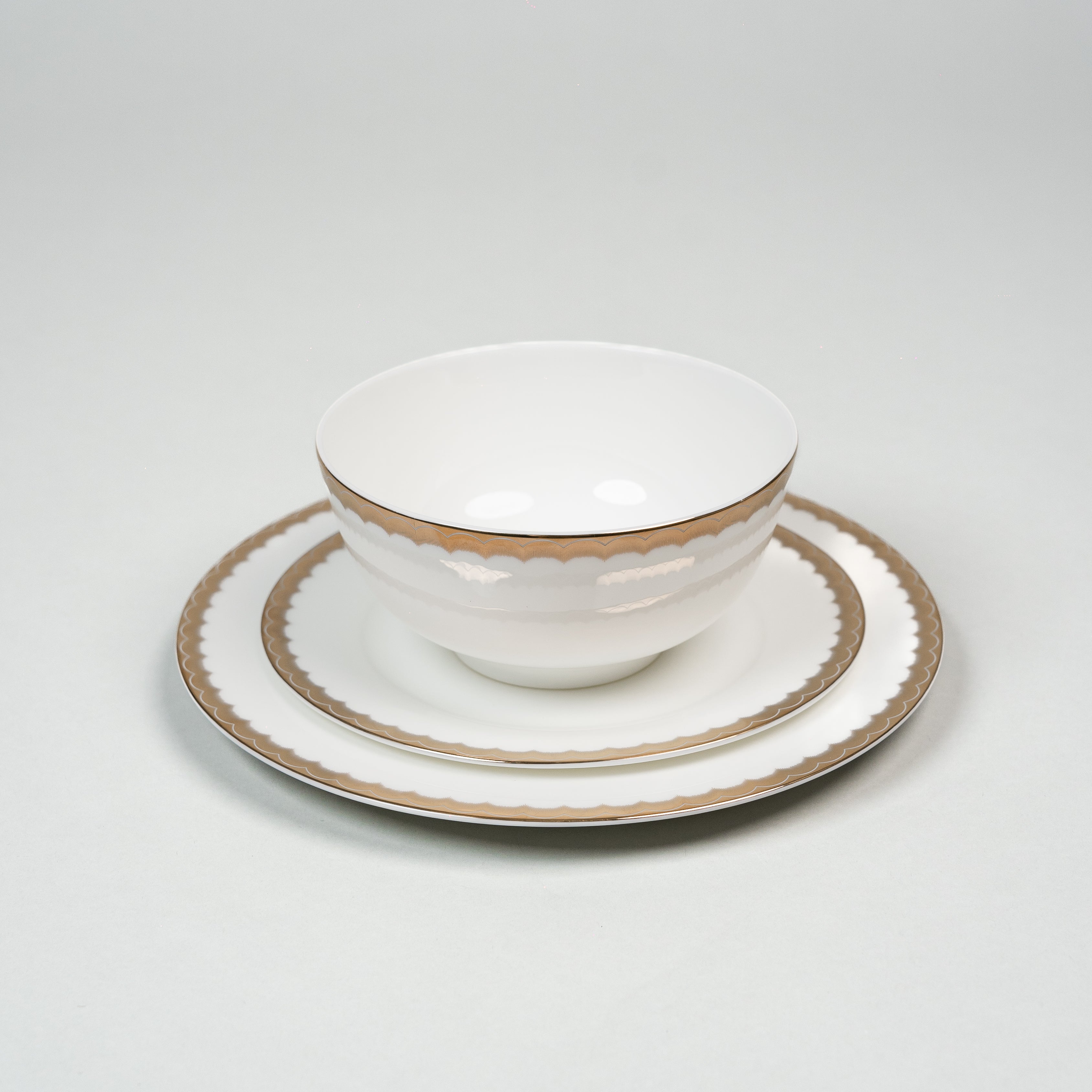 Ripple Luxe – Dinnerware Set with Gold Rim