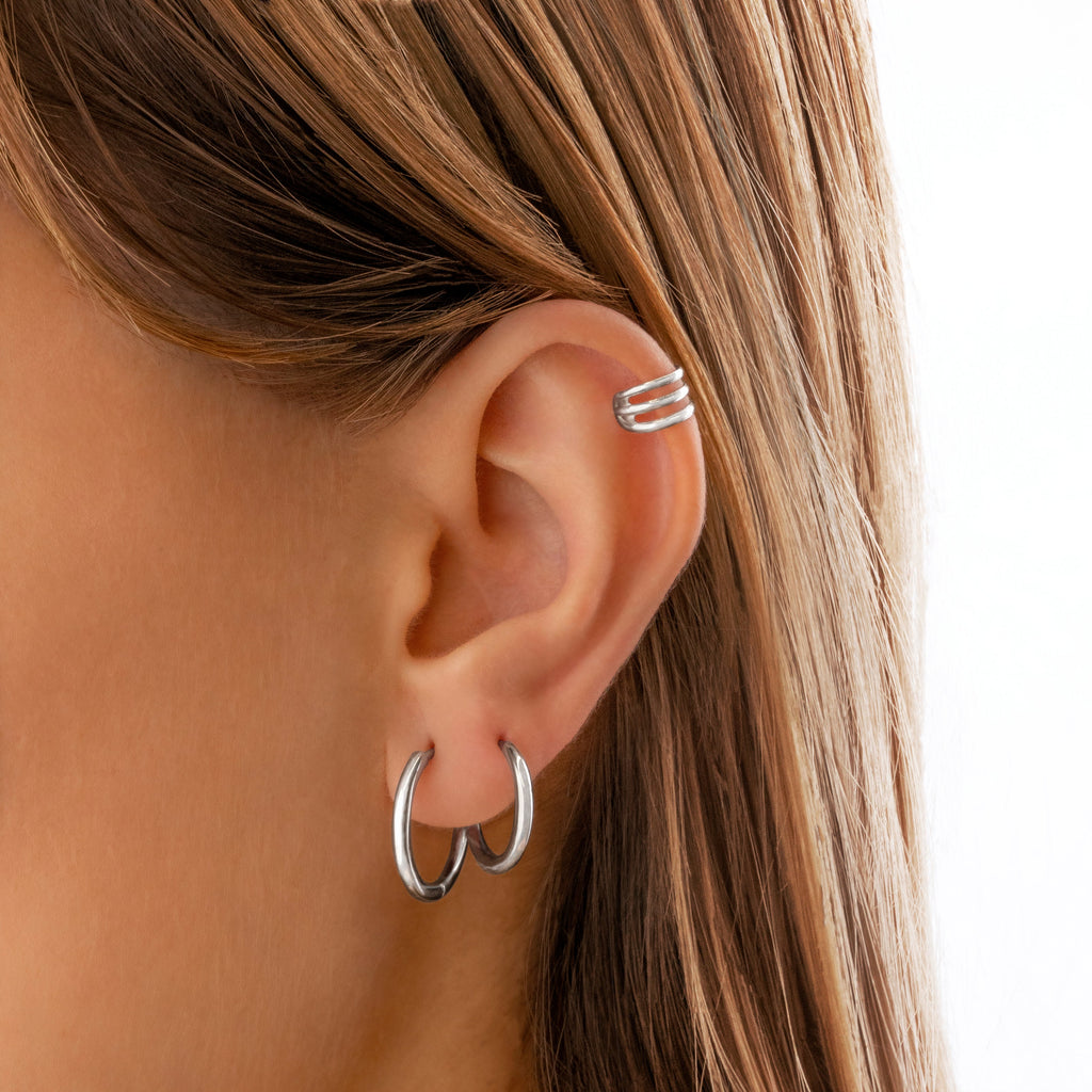 Elegant Aurina Hoop Earrings in Classic Design