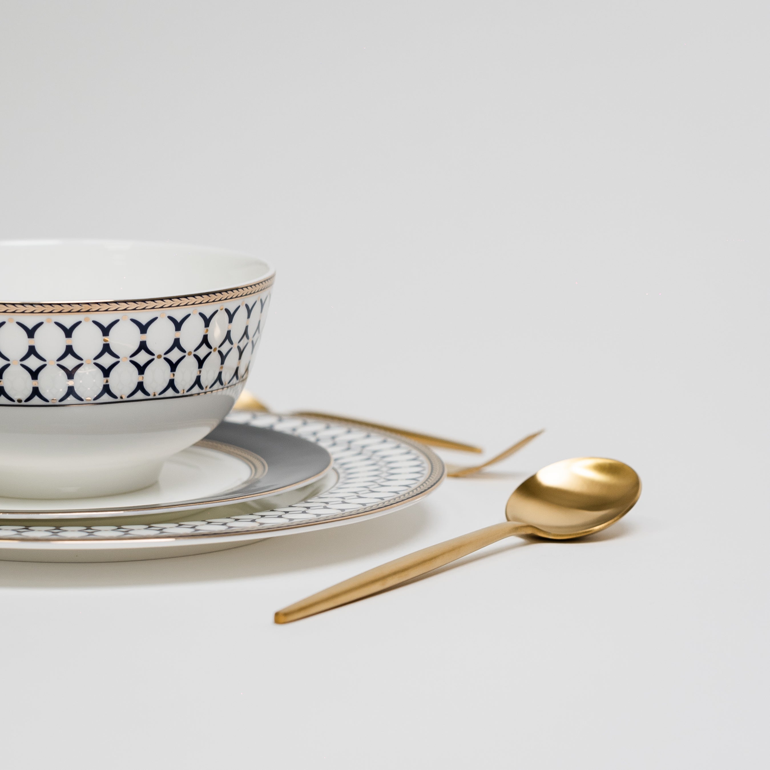 VertexSet – Luxury Blue Dinnerware Set for Dining Table