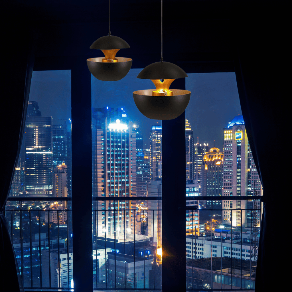 GoldGlow - Luxury Golden Pendant Light for Stylish Dining Areas