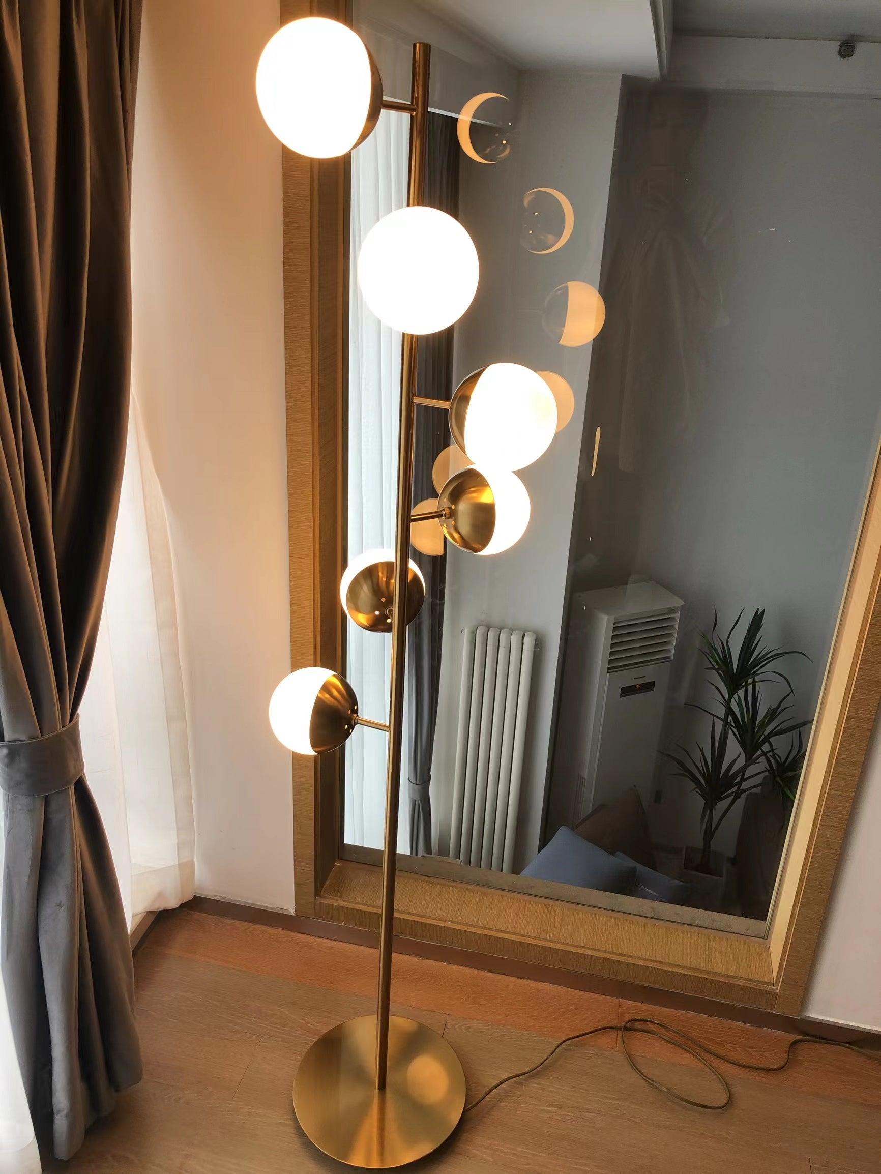 Doppler LED Boomlamp - Retro Elegant LED Floor Lamp