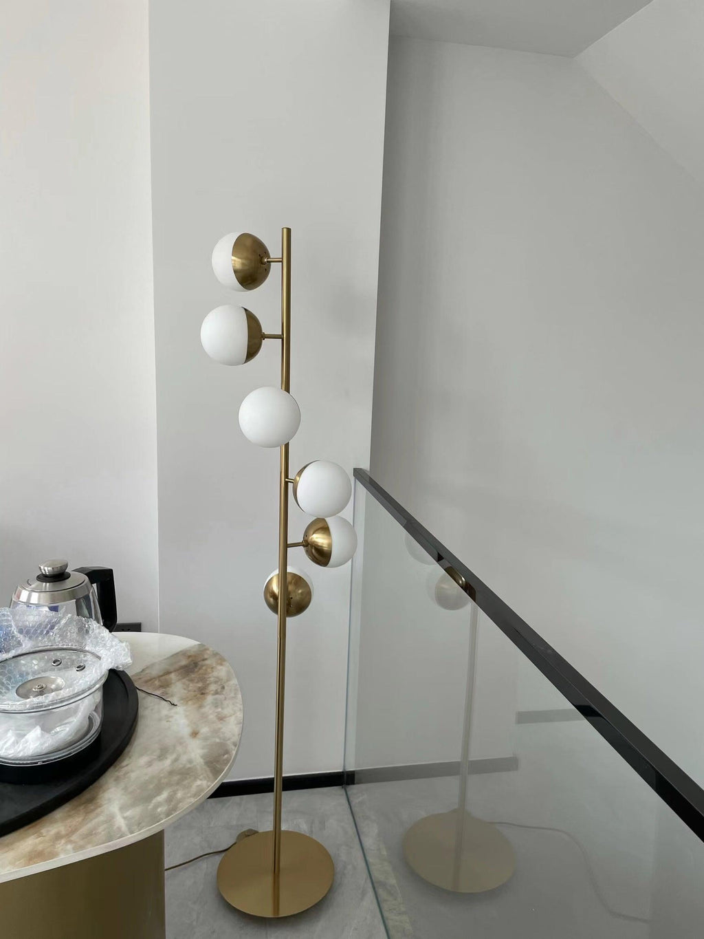Doppler LED Boomlamp - Retro Elegant LED Floor Lamp
