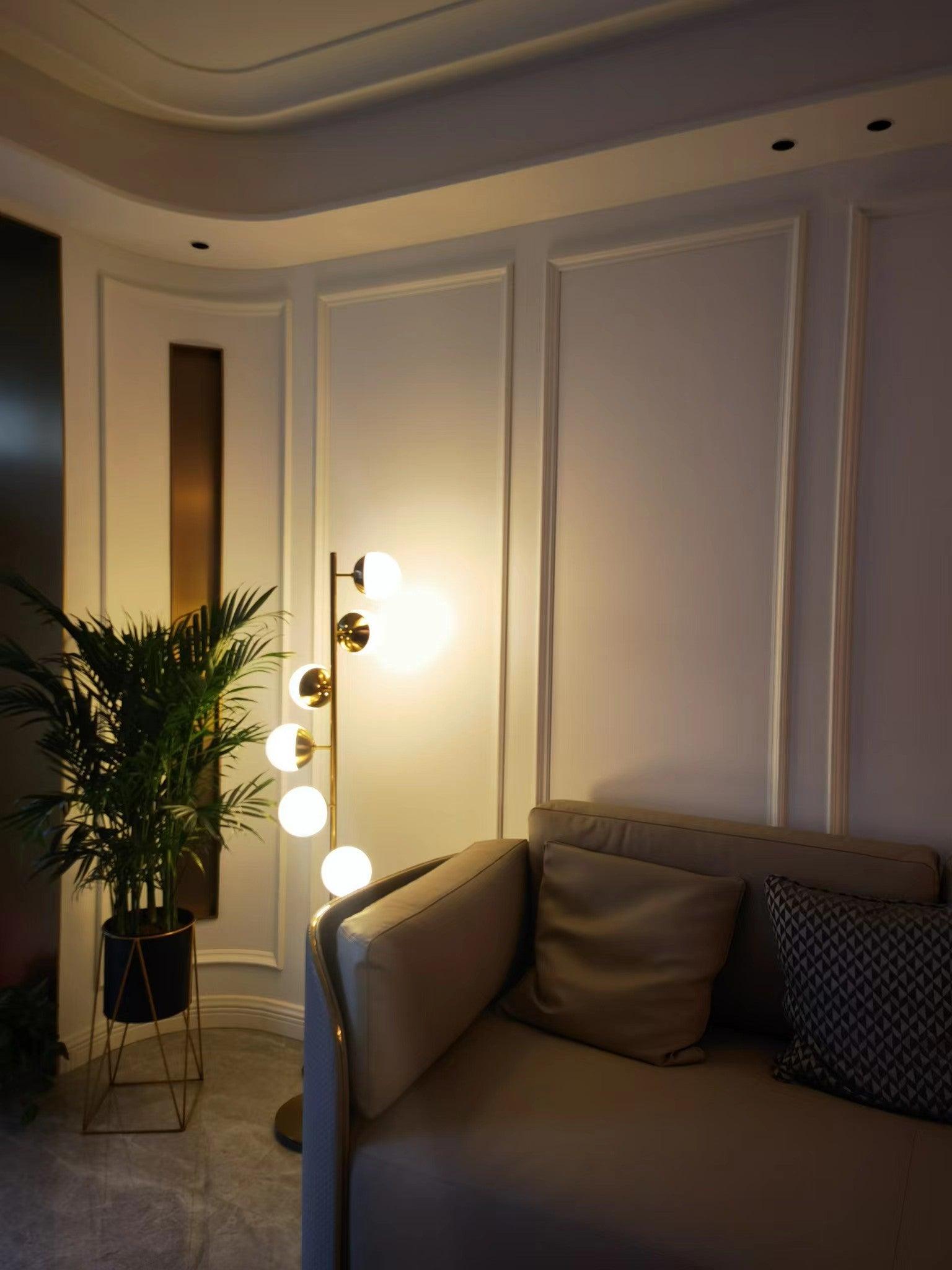 Doppler LED Boomlamp - Retro Elegant LED Floor Lamp