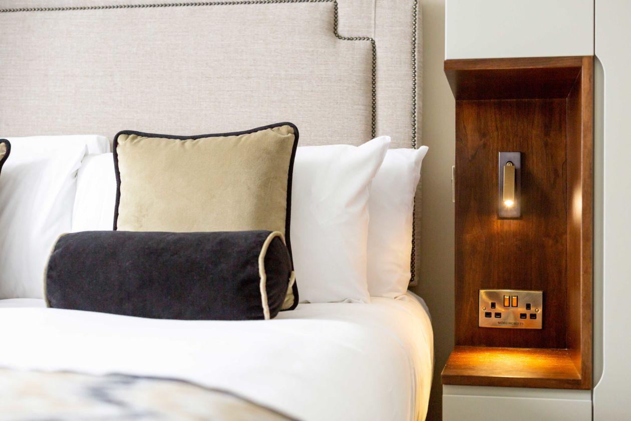 Embedded Light – Minimalist Bedside Wall Lamp LED