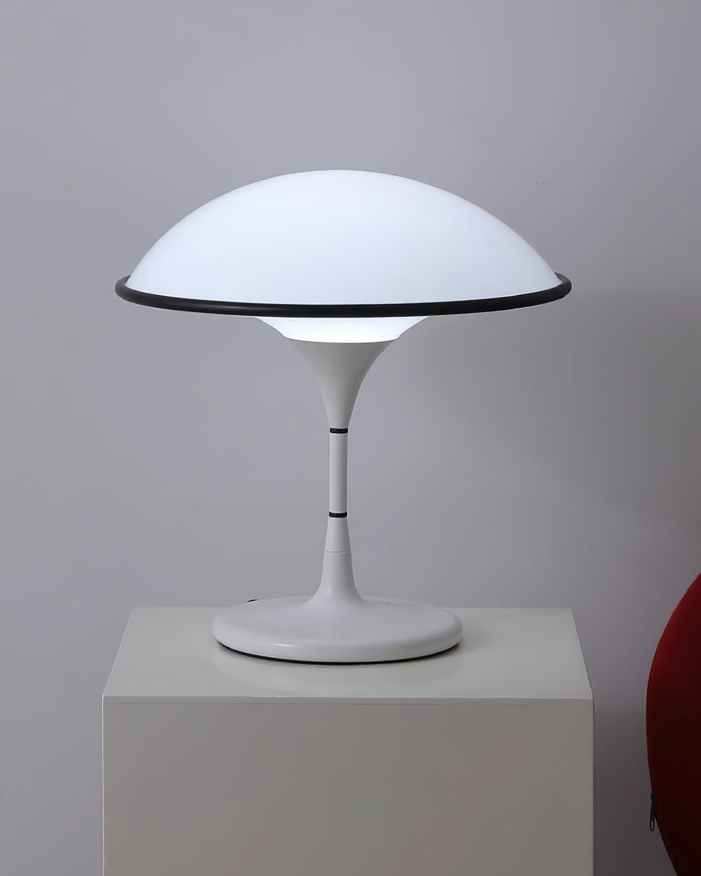 ArtistryGlow Table Lamp - Elegant Table Lamp for Atmospheric Lighting