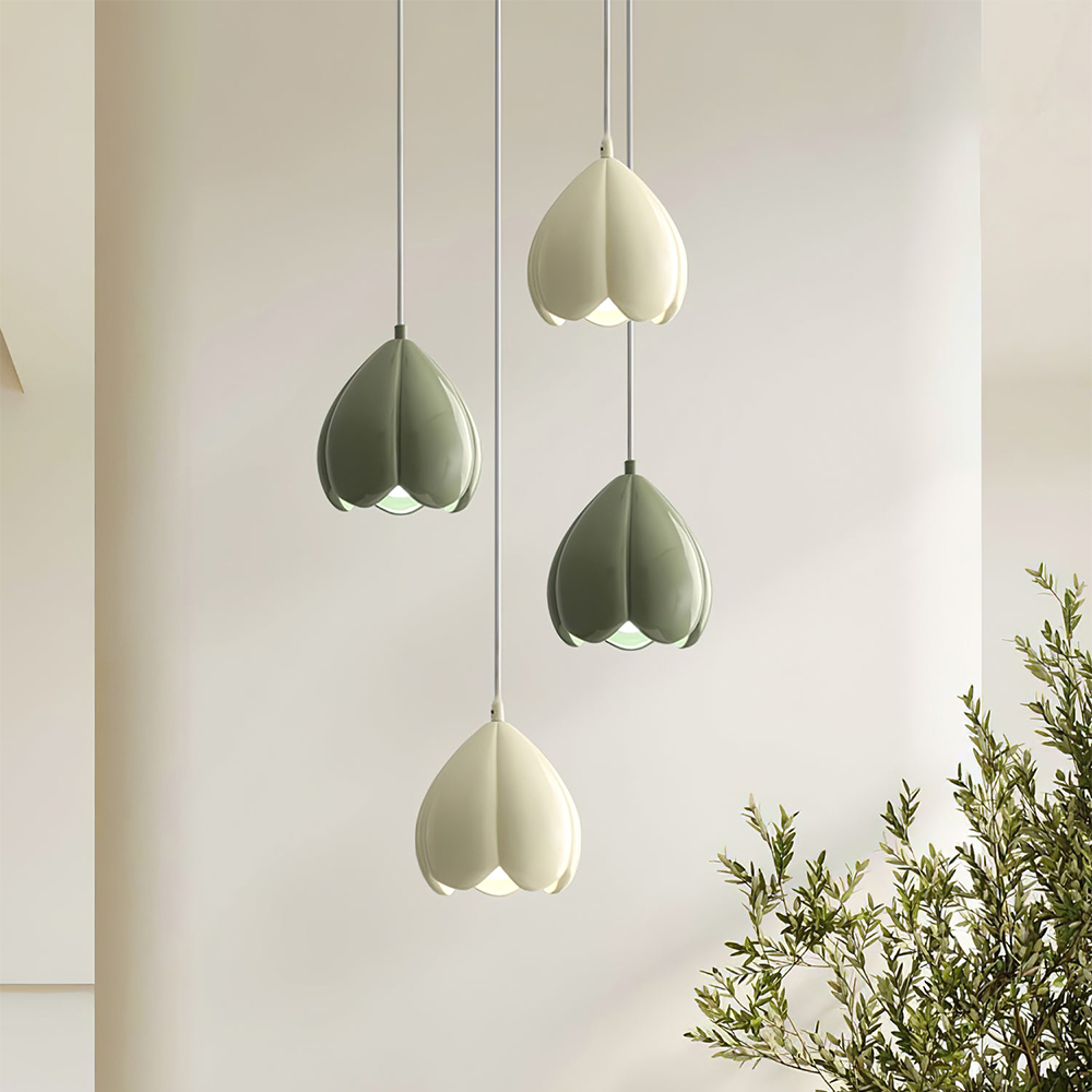 FlowerGlow Pendant Lamp - Elegant Cream-Colored Pendant Lamp for Warm, Atmospheric Interiors