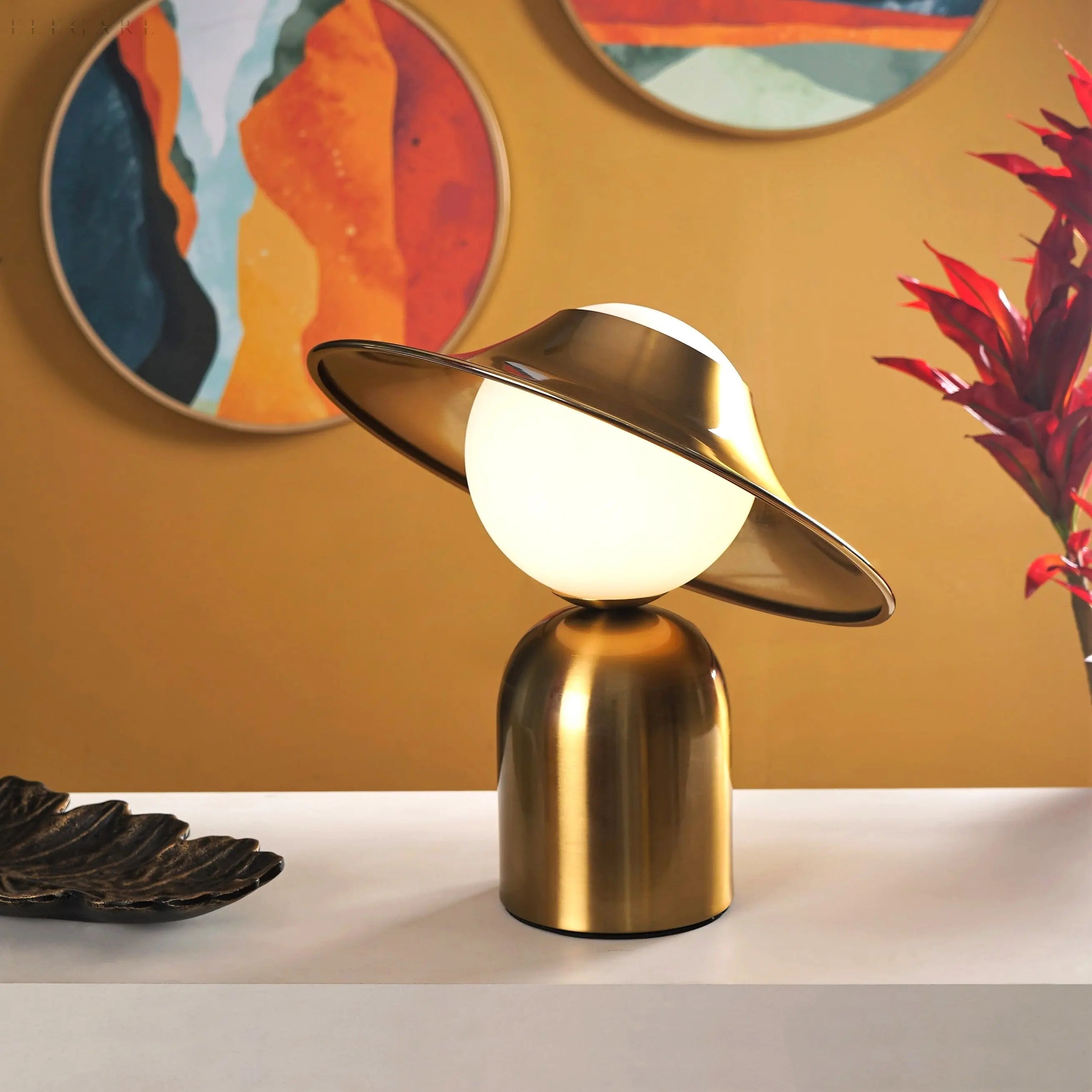 Elegant Gold Table Lamp with LED, Scandinavian Design for an Atmospheric Interior