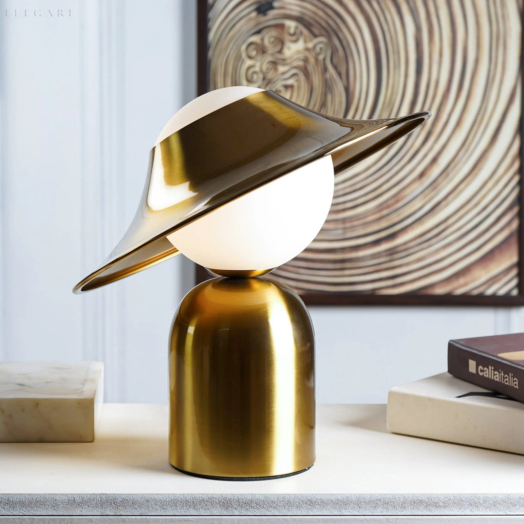 Elegant Gold Table Lamp with LED, Scandinavian Design for an Atmospheric Interior