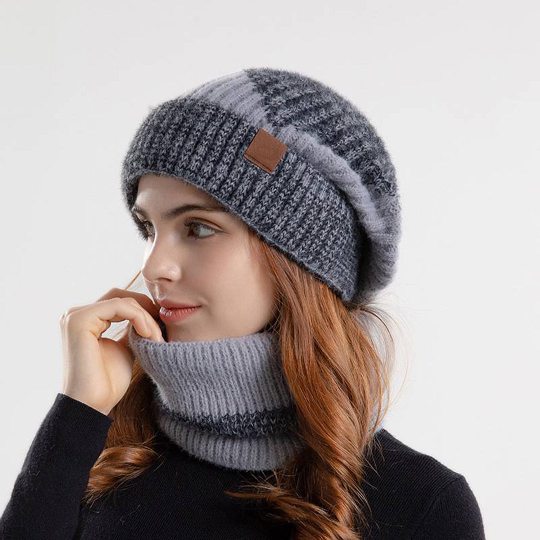CozyWrap Set – Trendy Beanie and Scarf for Winter