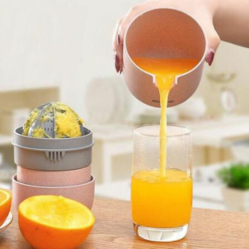 JuicyPress – Non-Slip Fruit Juice Extractor with Style