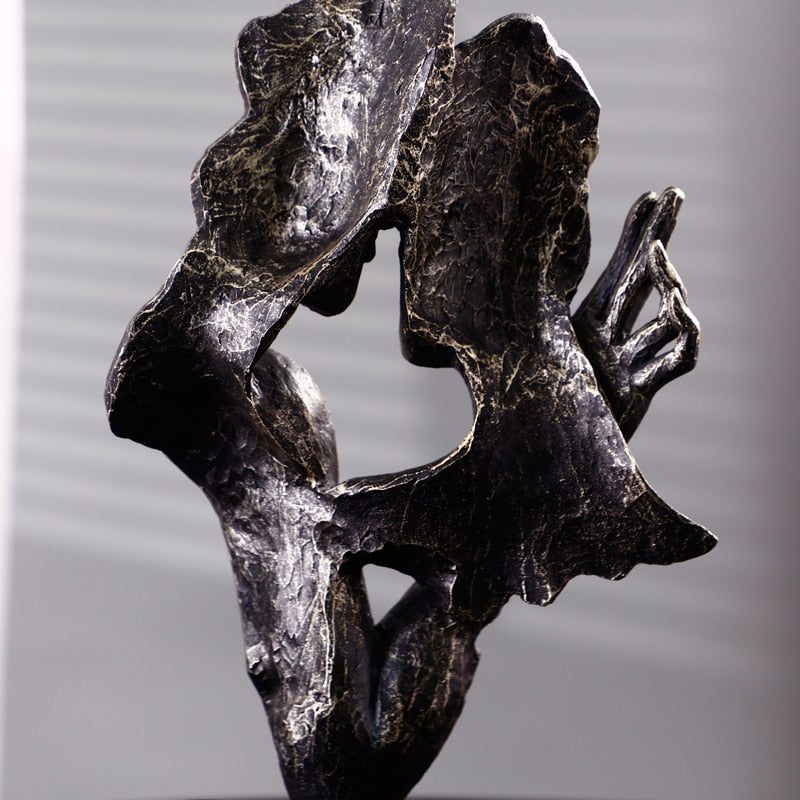 ArtEnsemble – Elegant Sculpture of Togetherness
