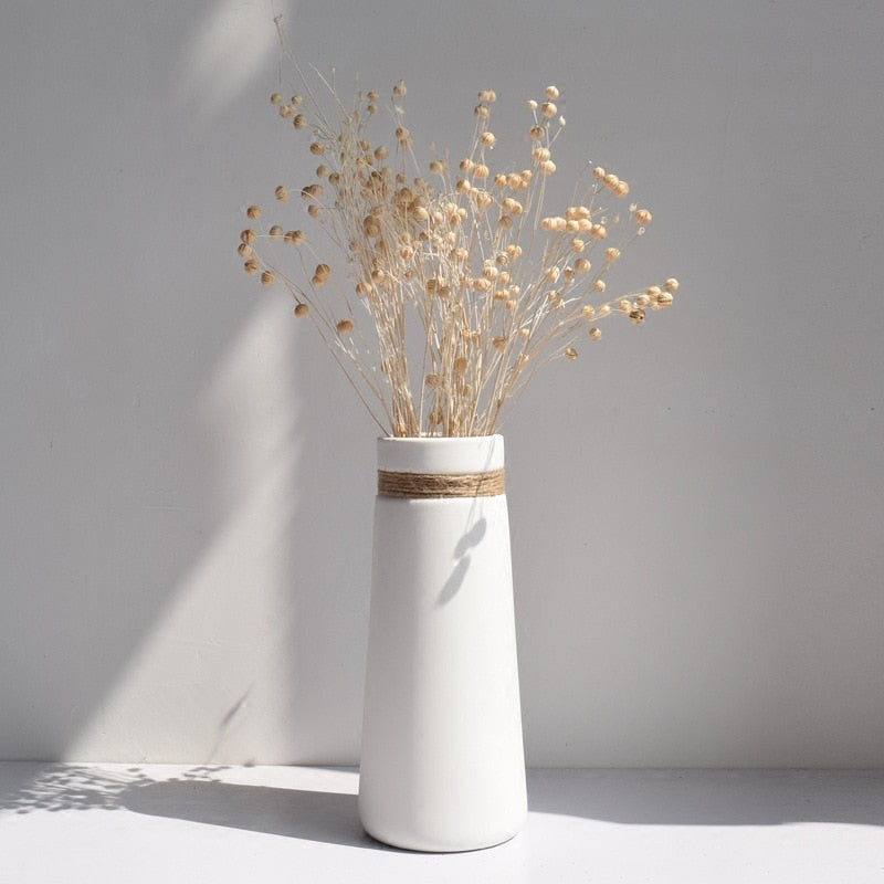 JuteLuxe – Stylish Vase with Natural Jute Details