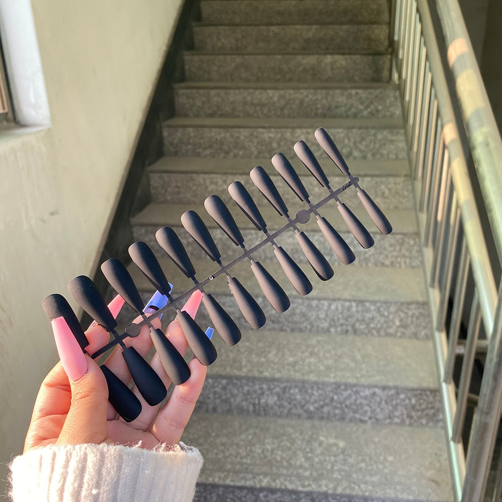 ChicNails - Matte Press-On Nails Set 24 Pieces