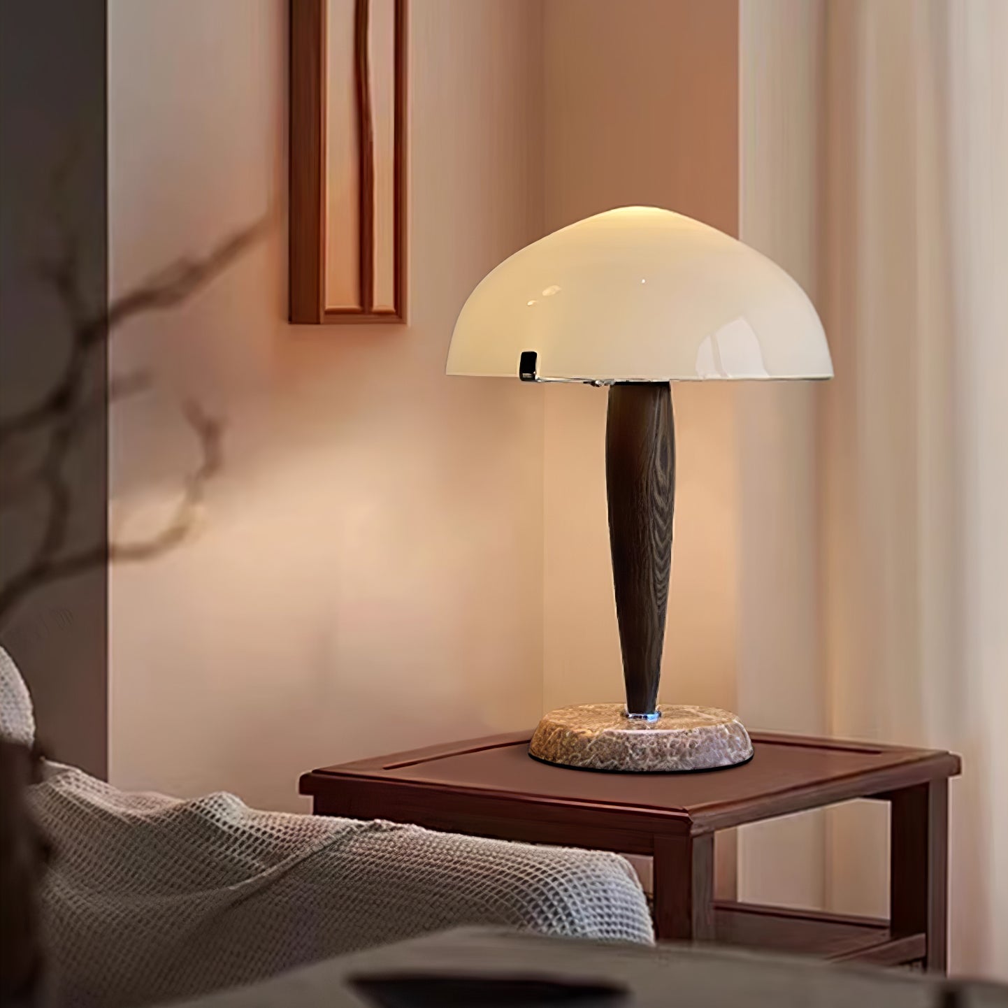 HeritageGlow Table - Timeless Table Lamp with Luxurious Materials