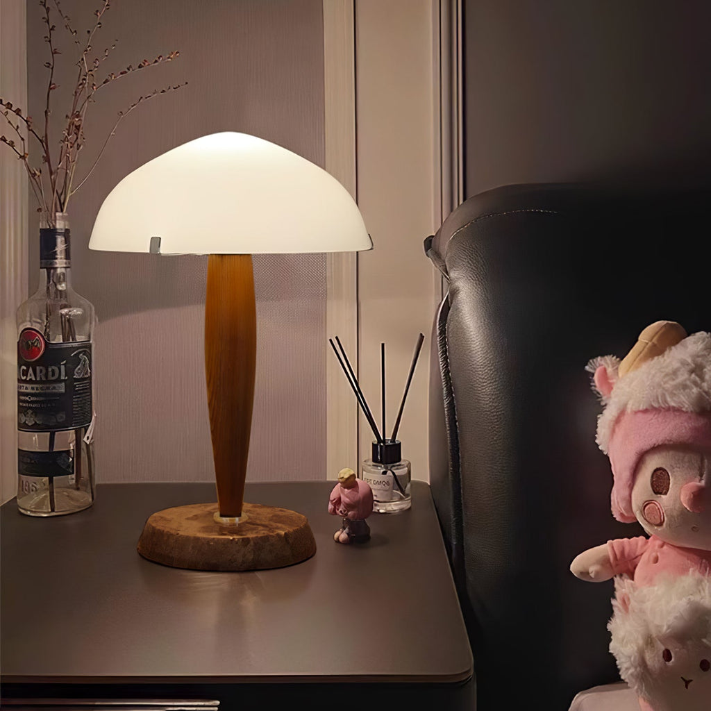 HeritageGlow Table - Timeless Table Lamp with Luxurious Materials