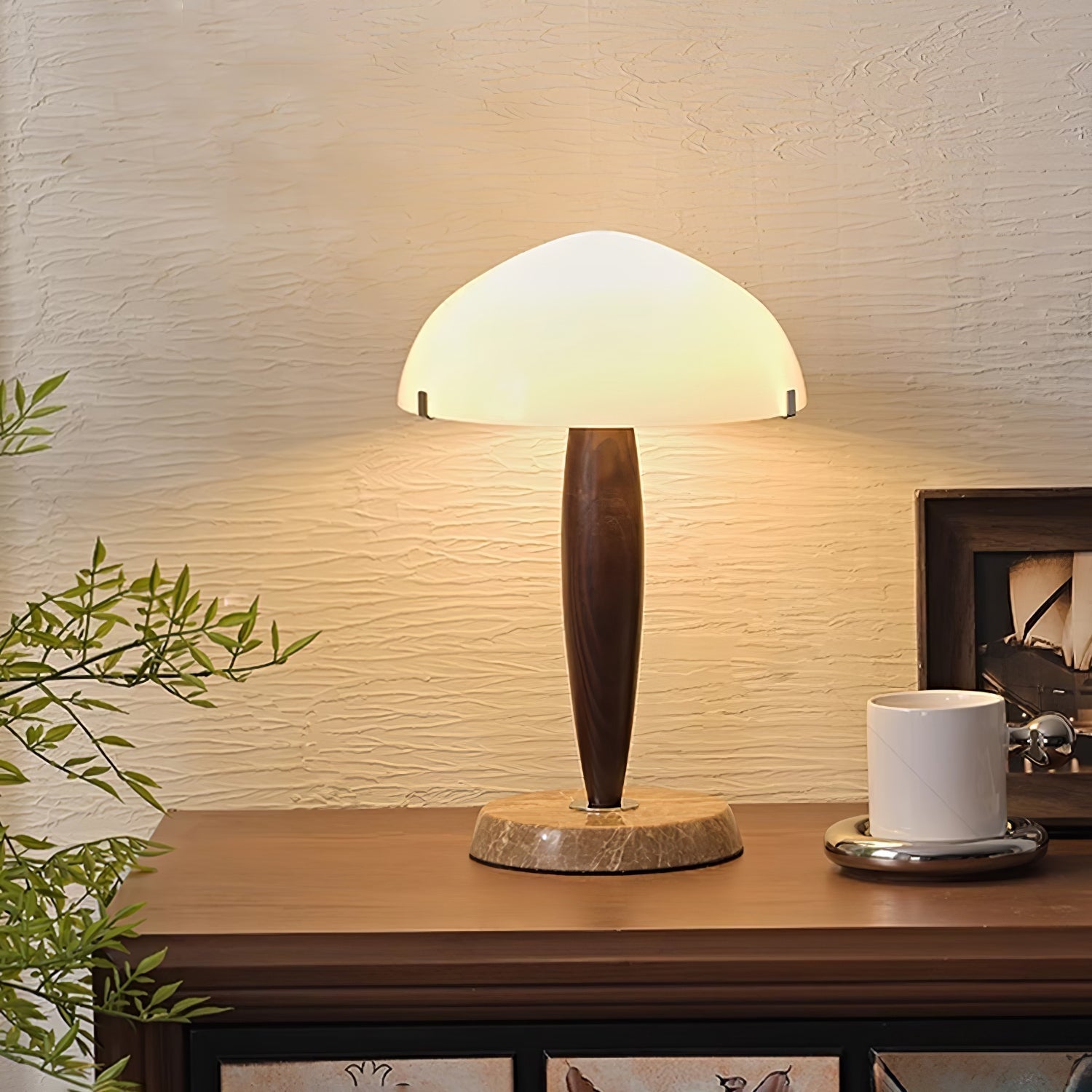 HeritageGlow Table - Timeless Table Lamp with Luxurious Materials