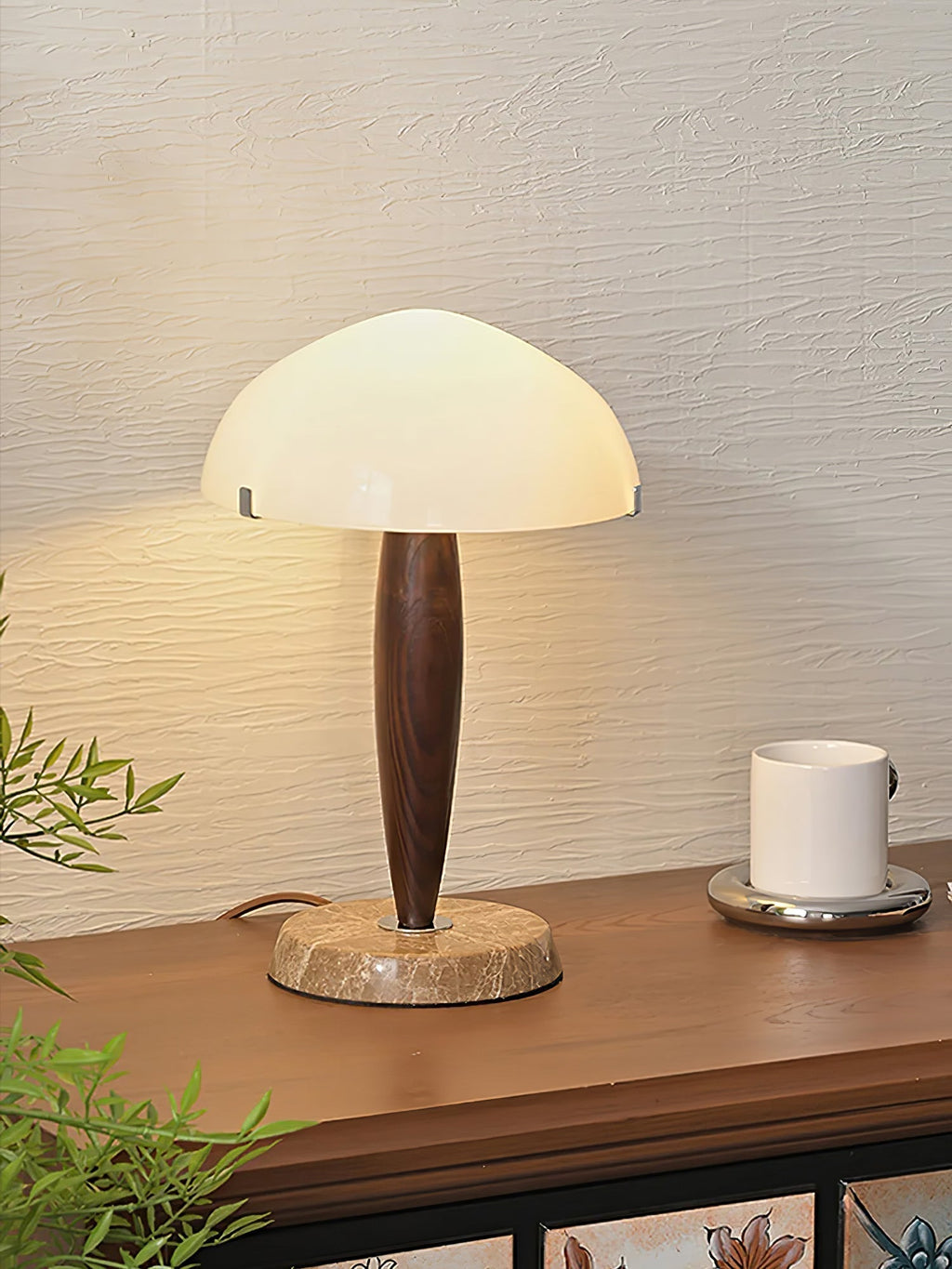 HeritageGlow Table - Timeless Table Lamp with Luxurious Materials