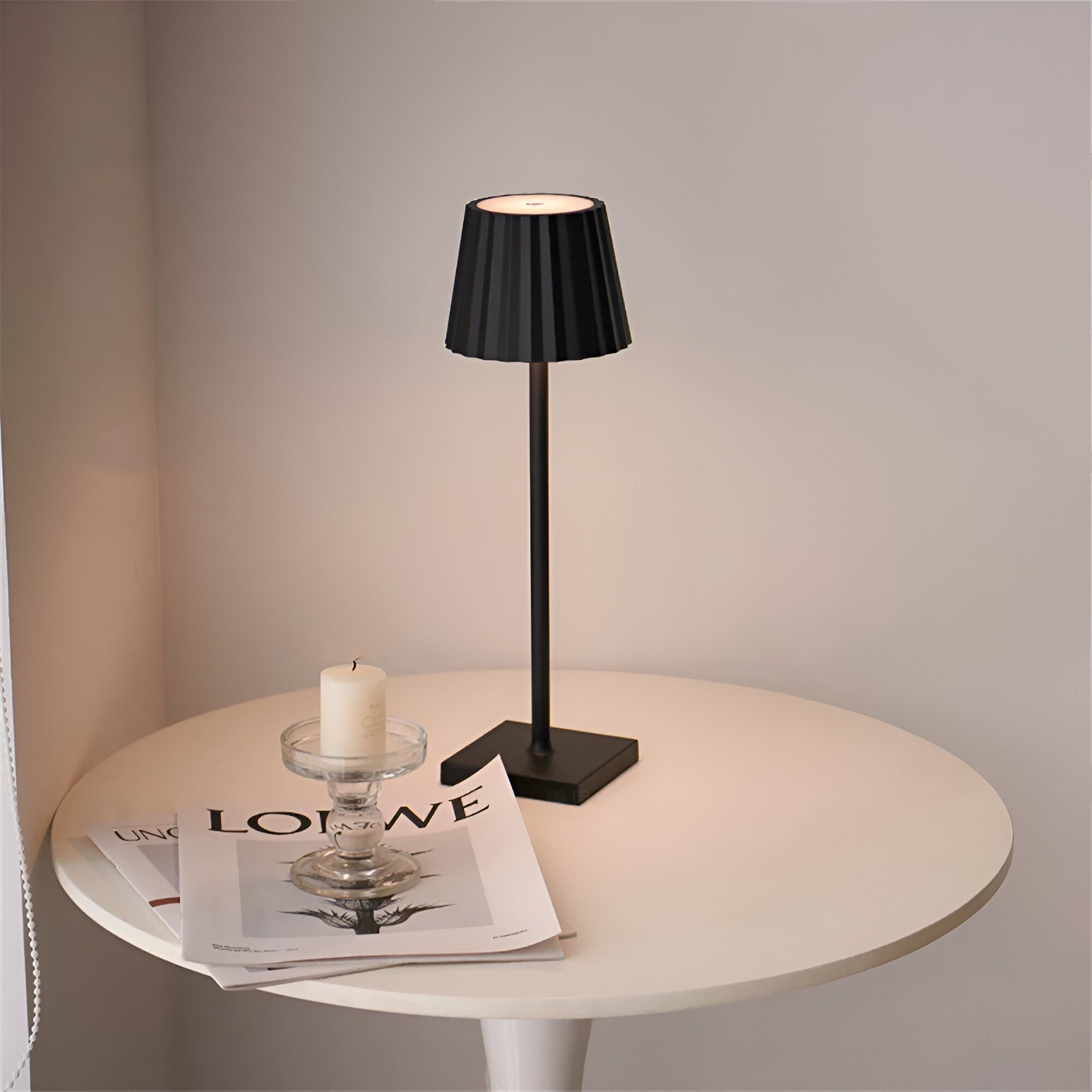 LichtElegant - Stylish Wireless Lamp for Your Home