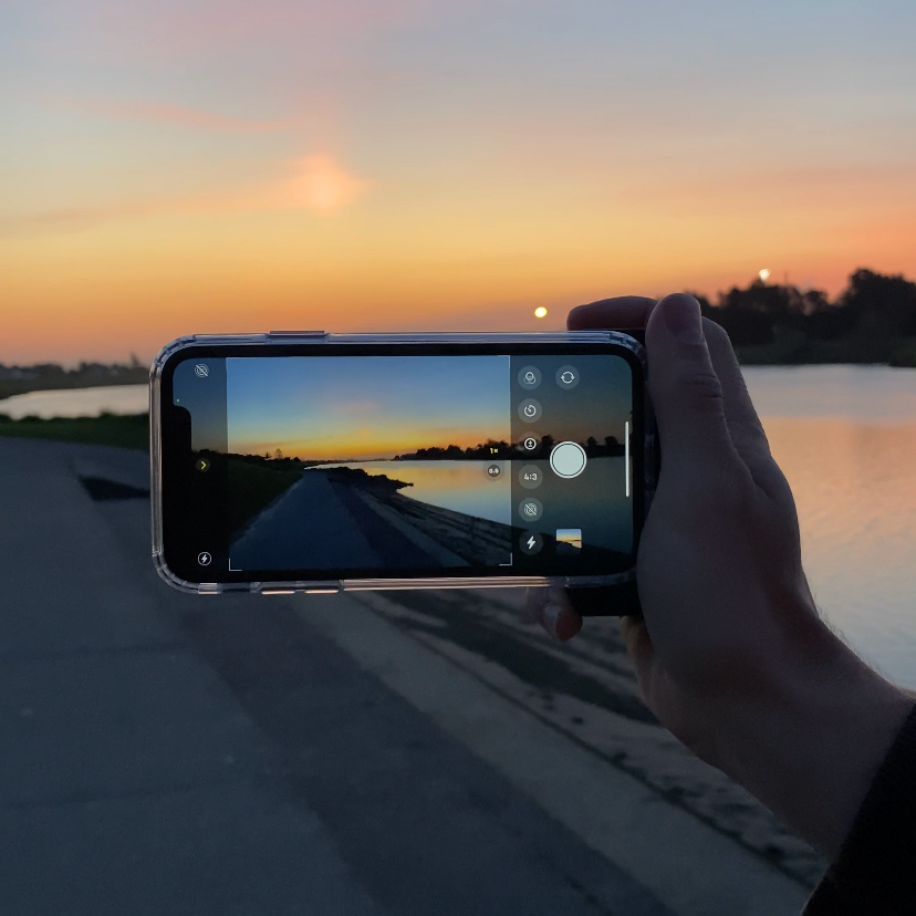 Dimpzy – Multifunctional Power Bank with Selfie Function