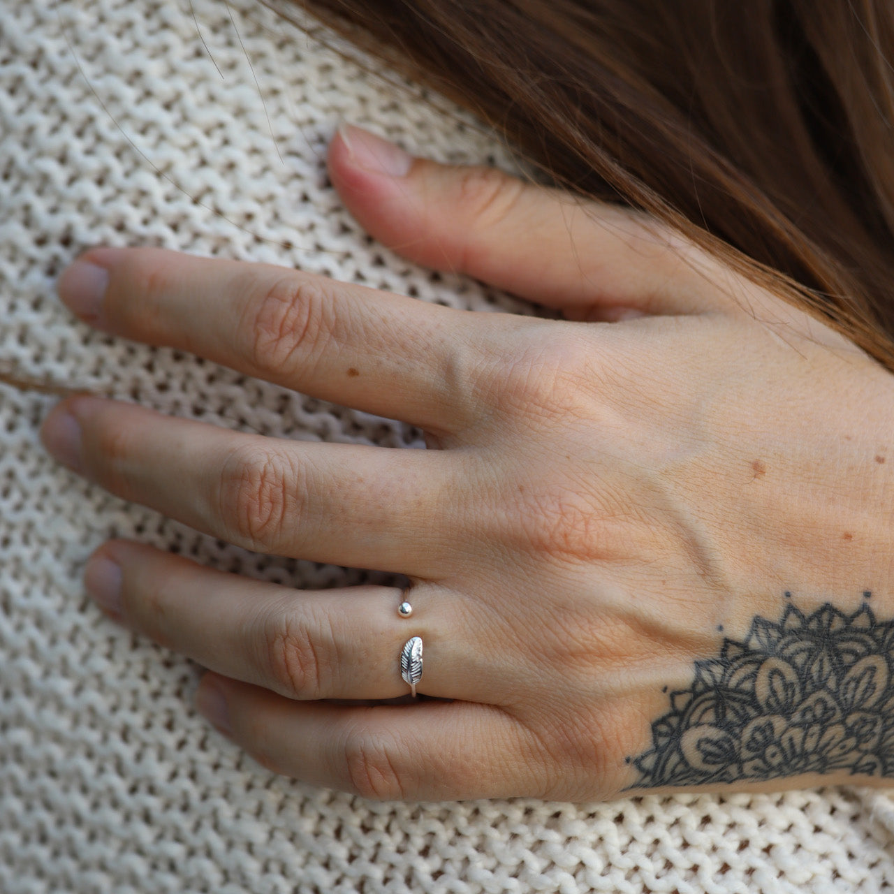 SilverPlume Ring – Elegant Silver Ring with Feather Motif