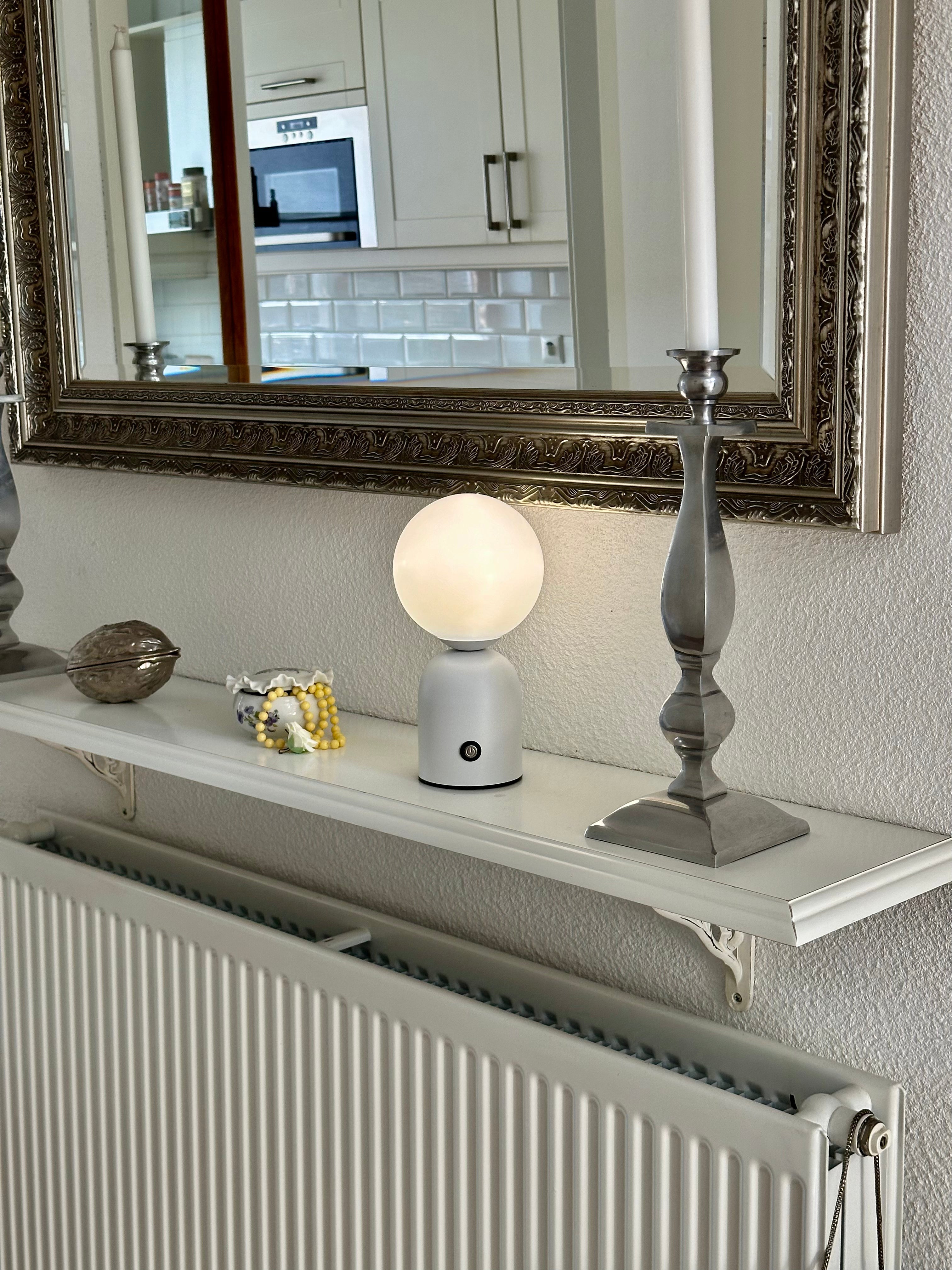 LumièreSereine – Elegant Table Lamp for a Serene Ambiance