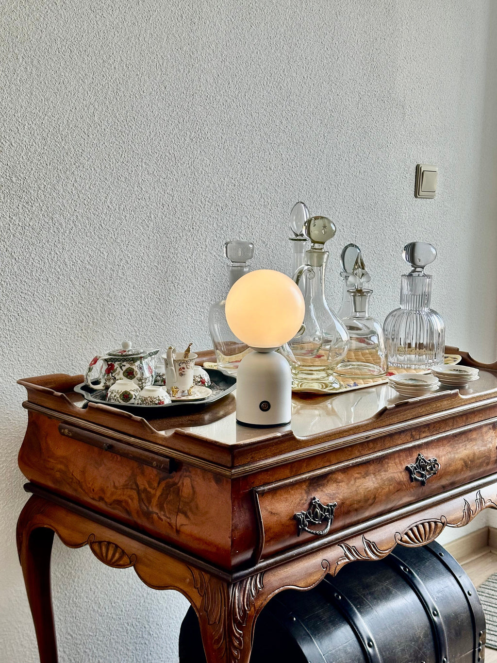 LumièreSereine – Elegant Table Lamp for a Serene Ambiance