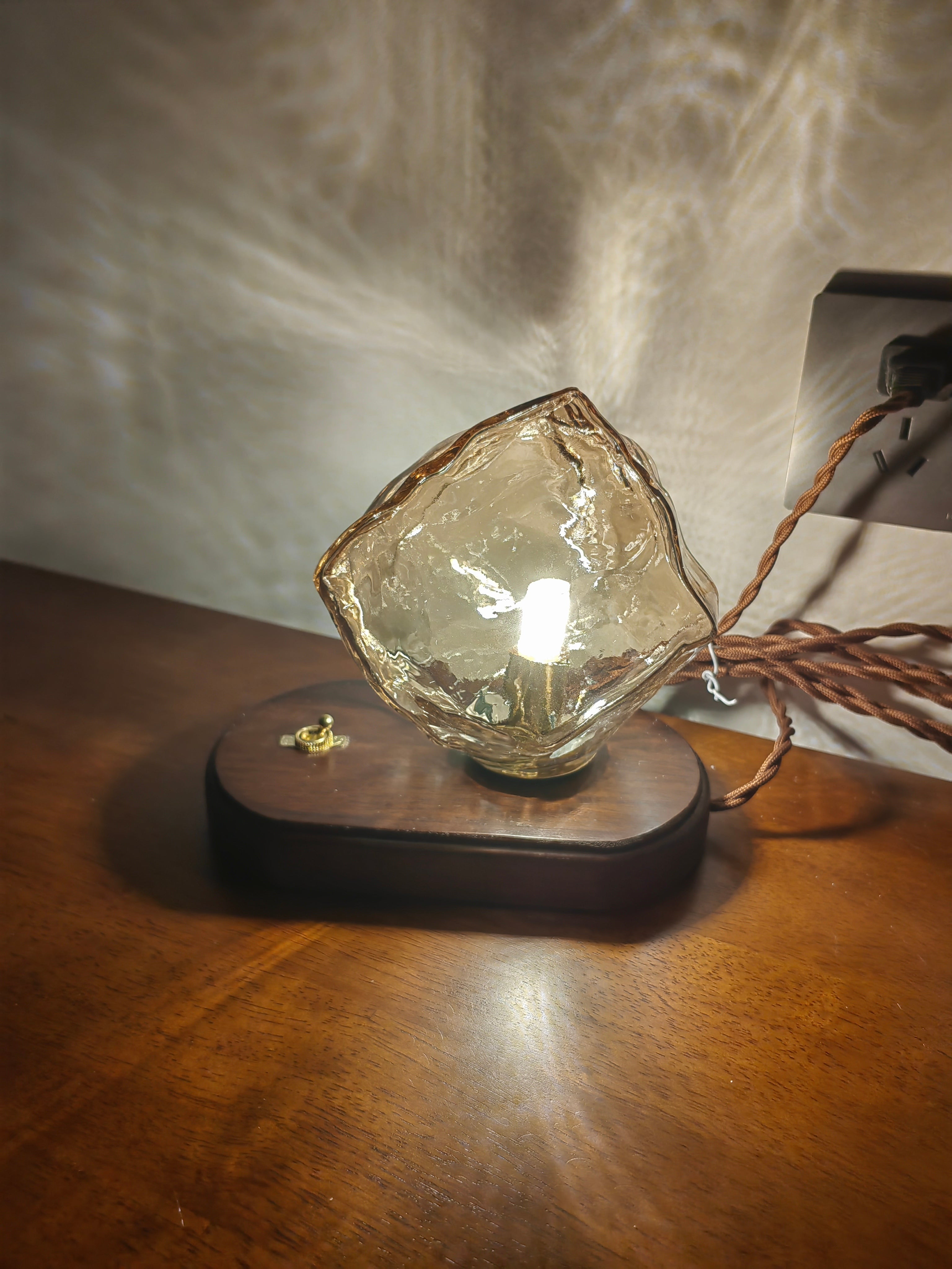 GlowCraft Table Lamp - Elegant Cordless Table Lamp with Motion Sensor
