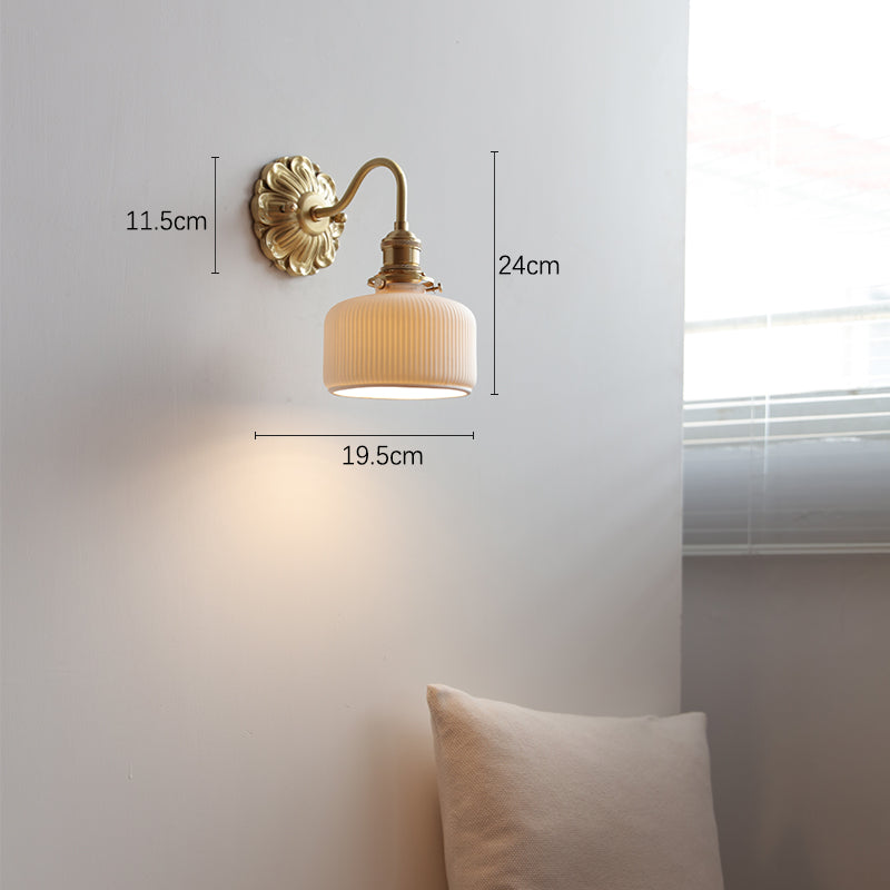 Timeless Elegance - Luxury Brass Wall Lamp for Stylish Interiors