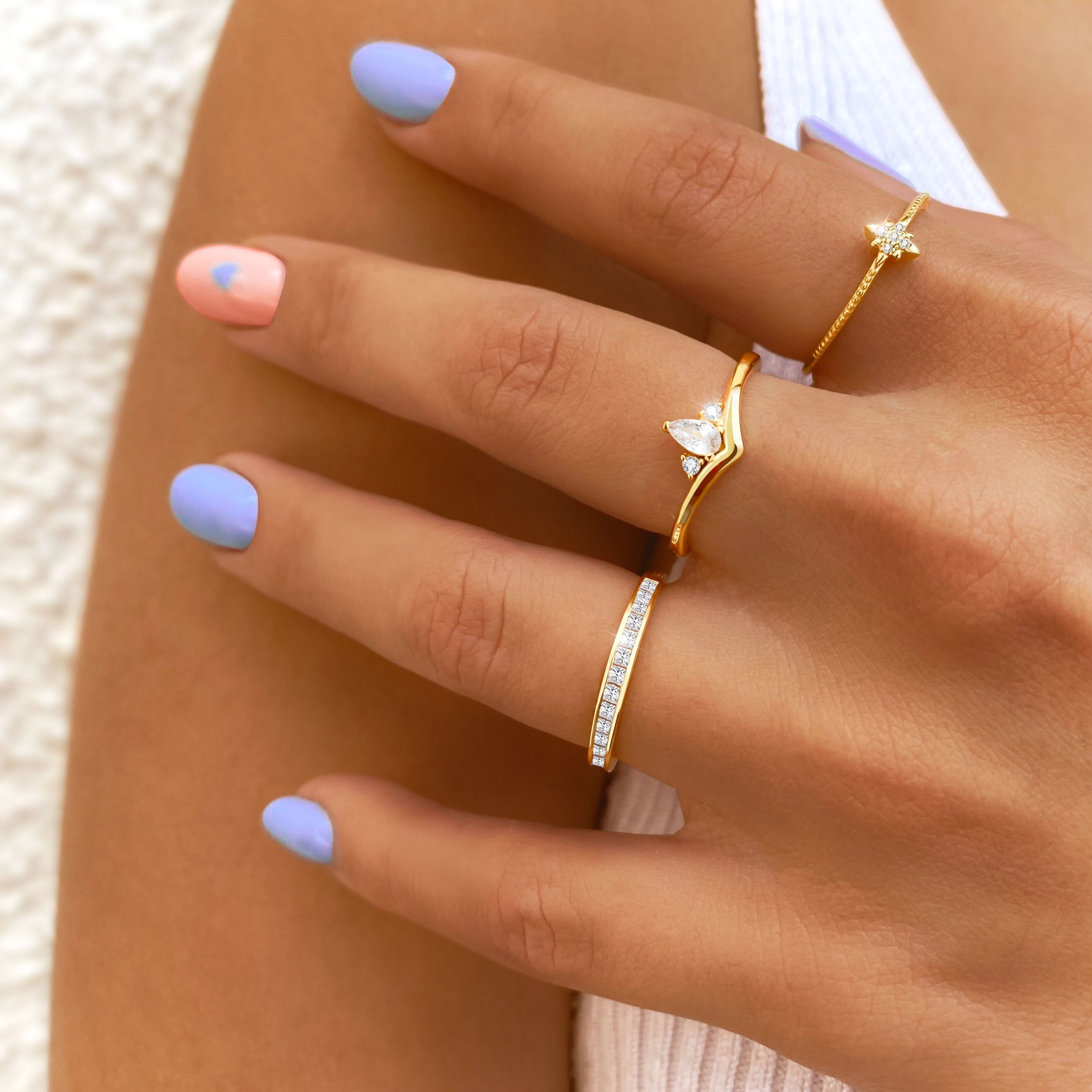 Elegant Amelia Zirconia Ring - A Timeless Acquisition