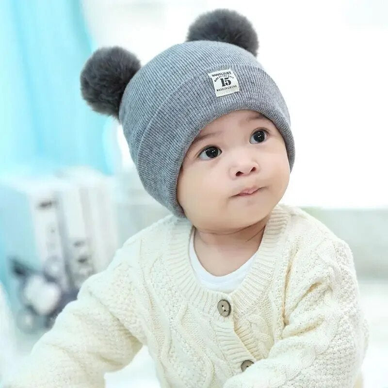 CozySnow – Trendy Kids' Beanie with Pom-Pom