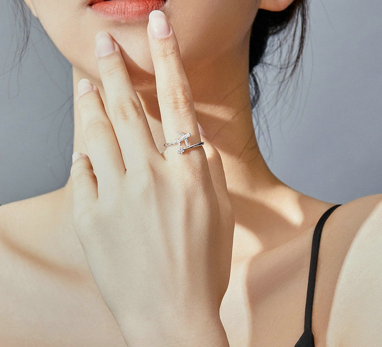 Unique Airplane Ring with Exquisite Design