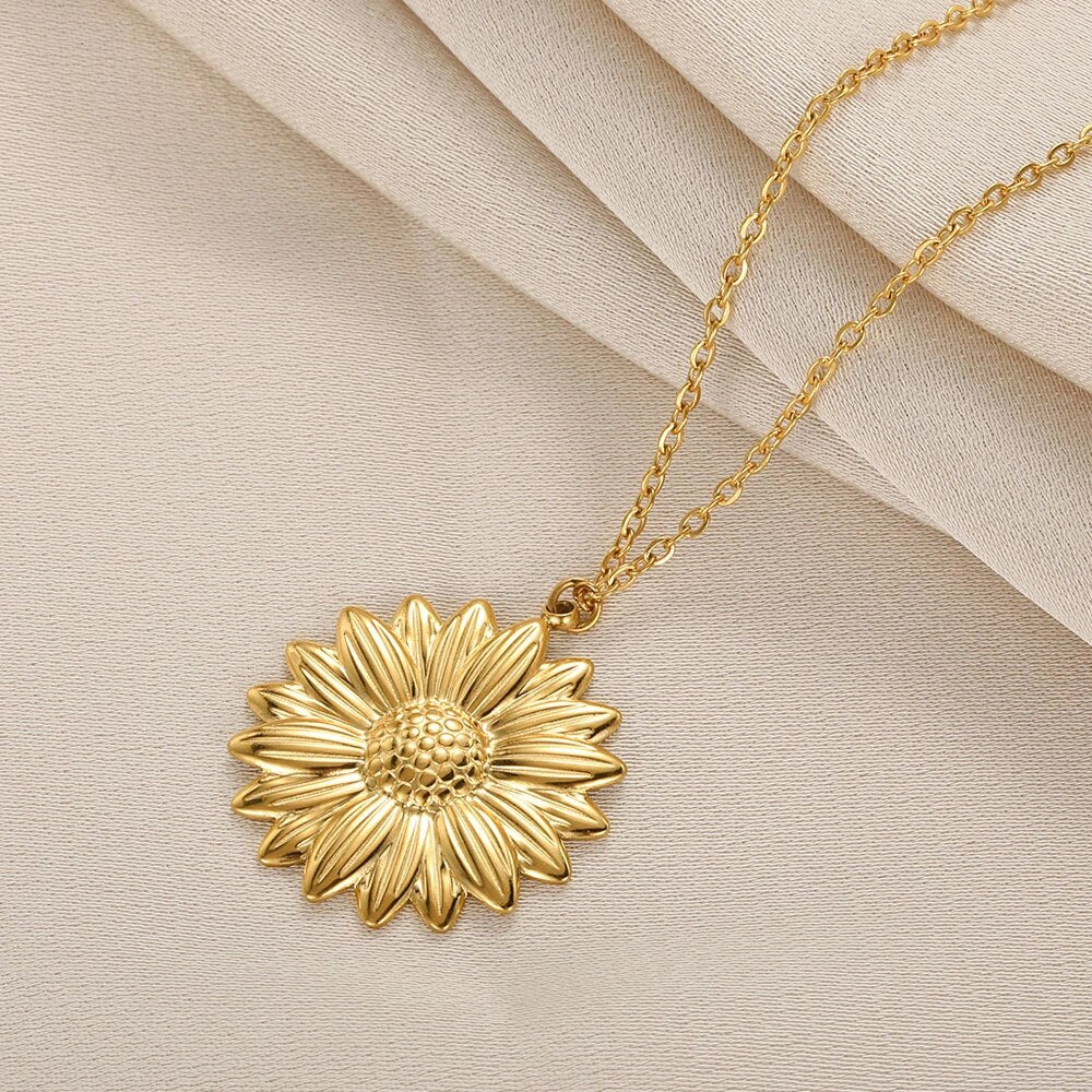 SunBlossom Necklace - Elegant Sunflower Medallion