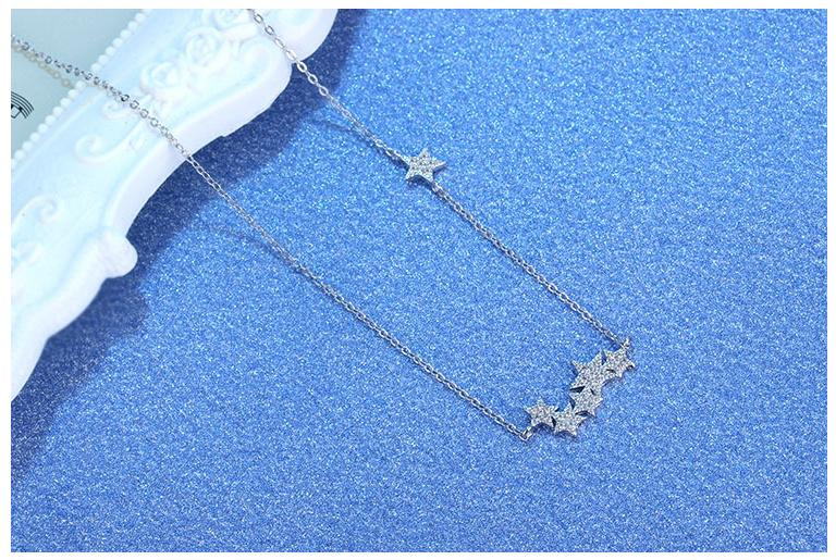 StarGleam Necklace - Stylish Silver Star Necklace