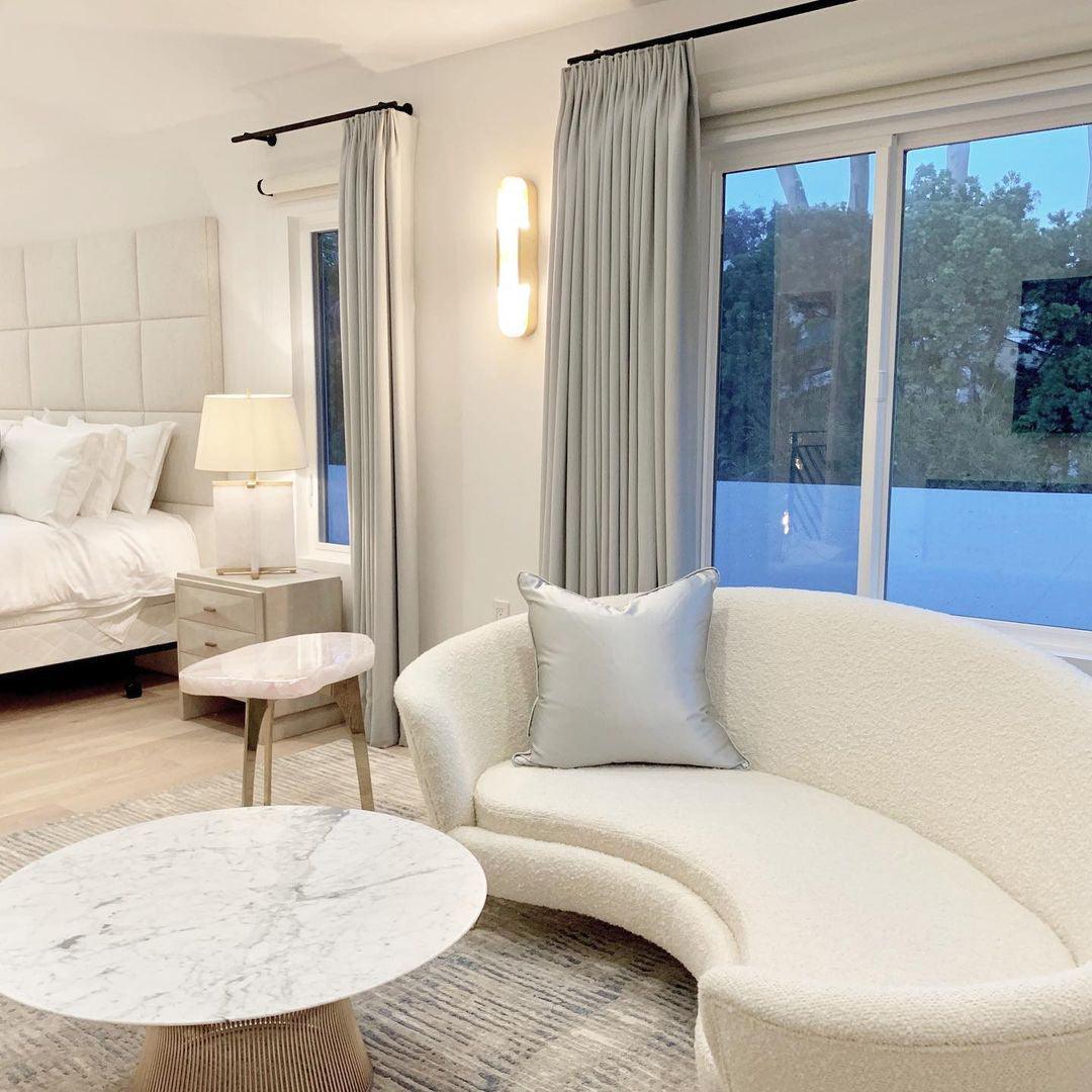 Elegant Blend - Handmade Alabaster Wall Lamp