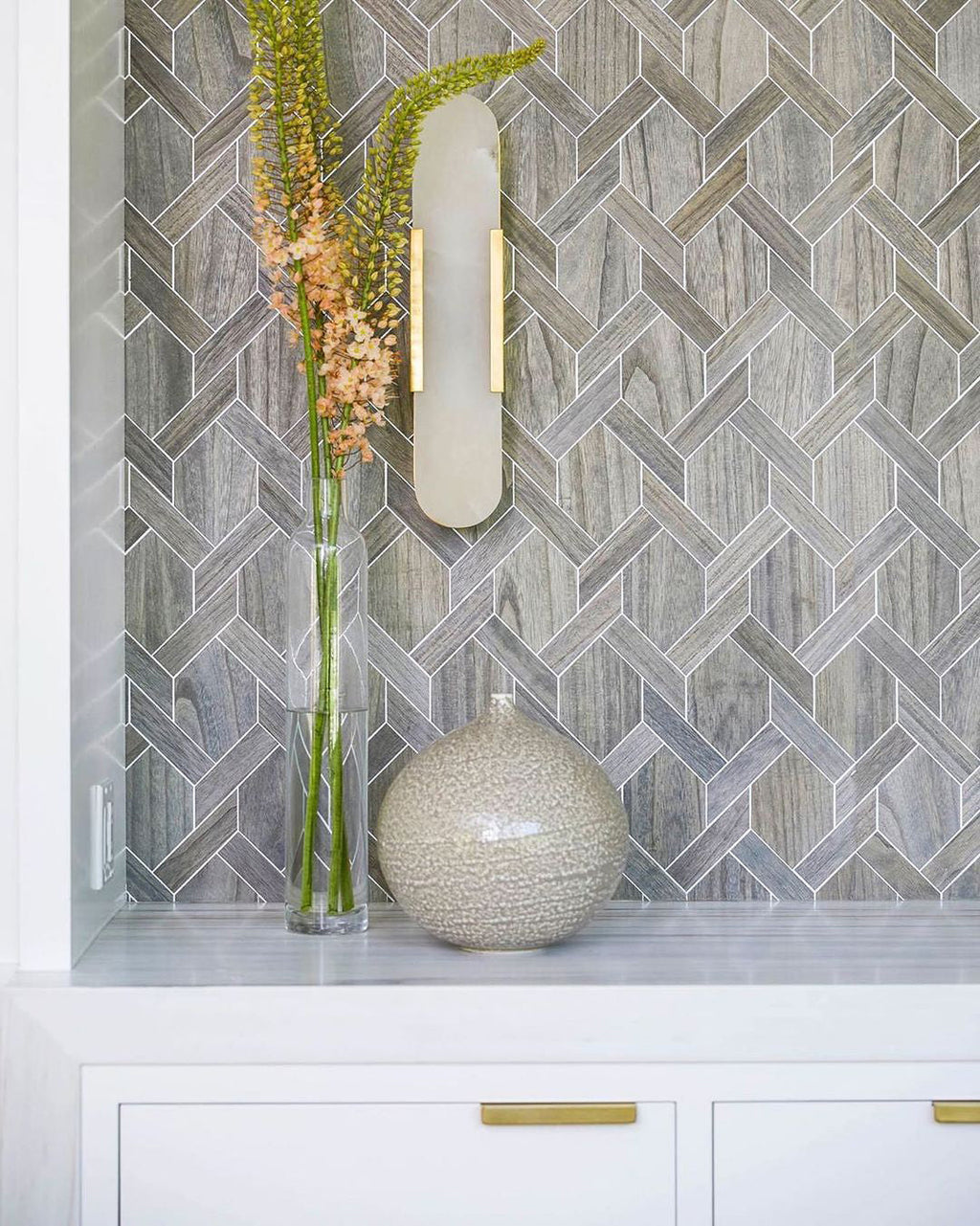 Elegant Blend - Handmade Alabaster Wall Lamp