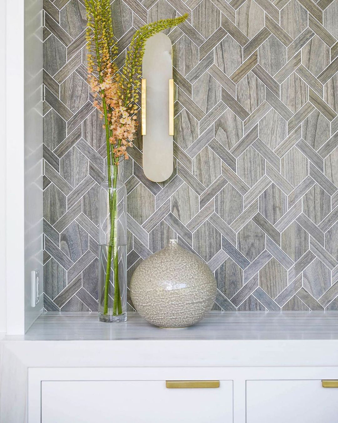 Elegant Blend - Handmade Alabaster Wall Lamp