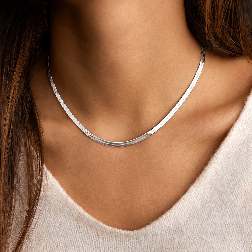 Elegant Flat Necklace - Helena