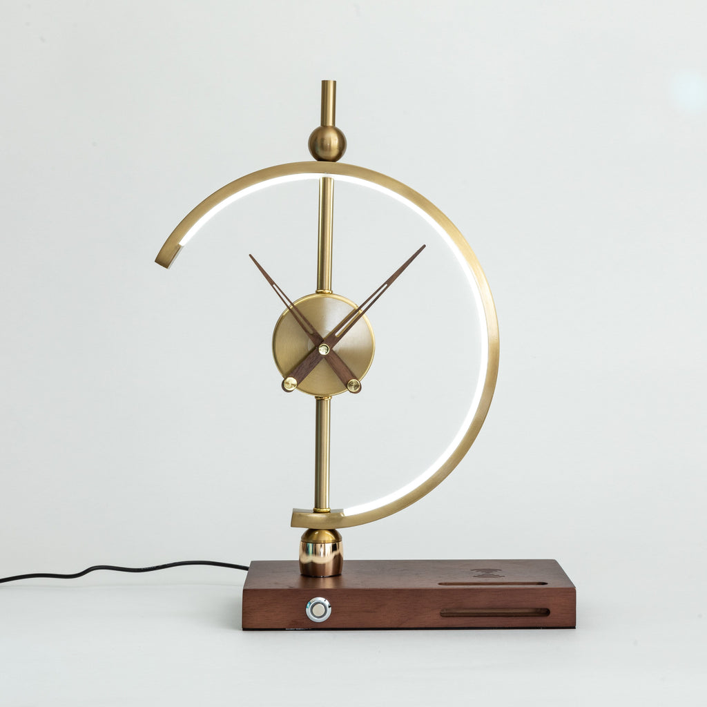 Aurora Luxe Table Lamp – Gold Design with Wireless Charging